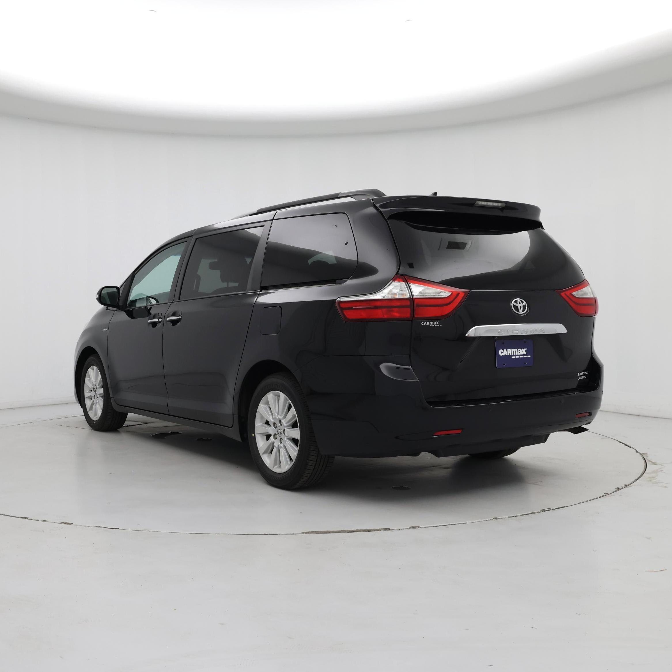 Thumbnail: 2016 Toyota Sienna - 2