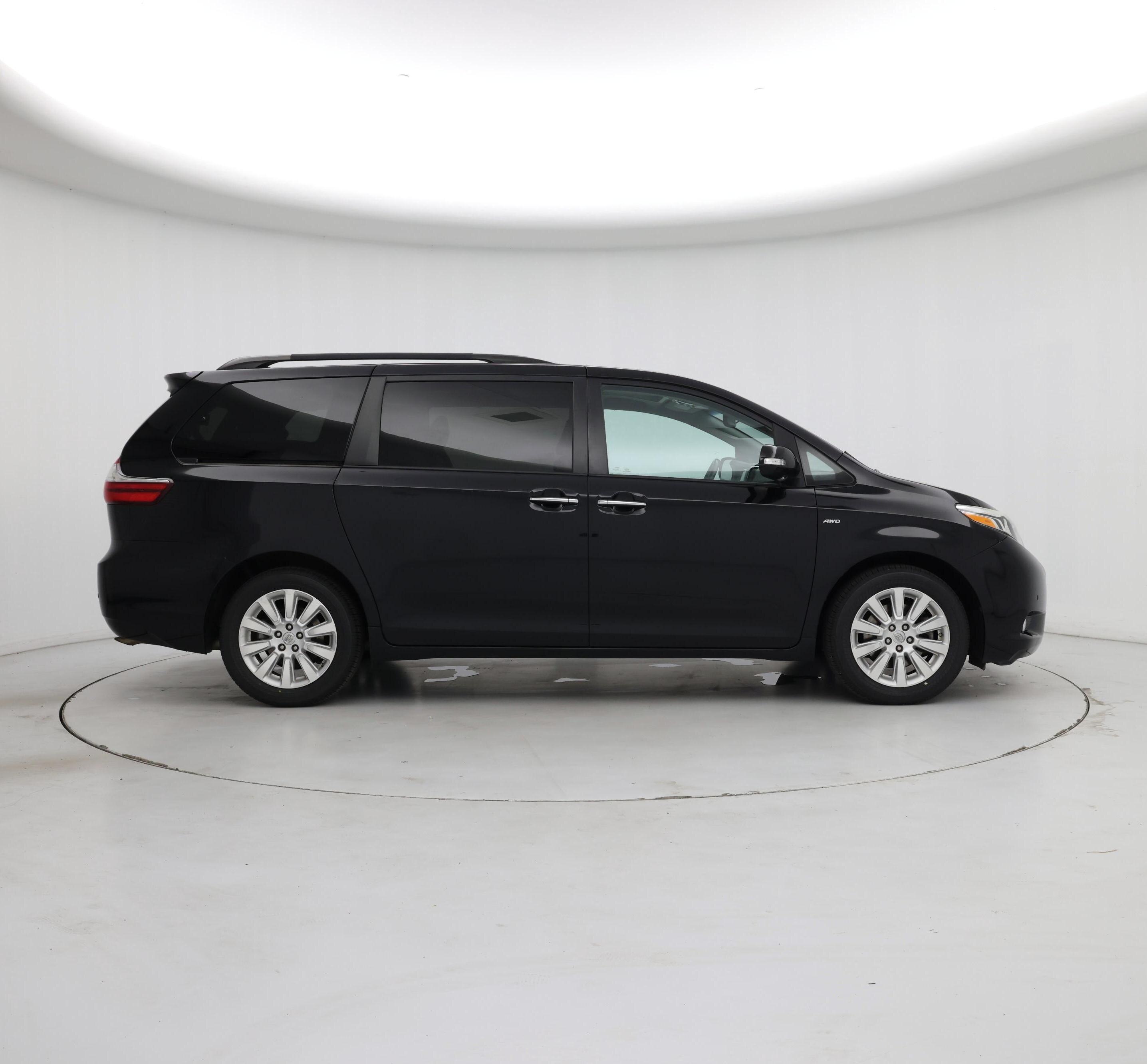 Thumbnail: 2016 Toyota Sienna - 7