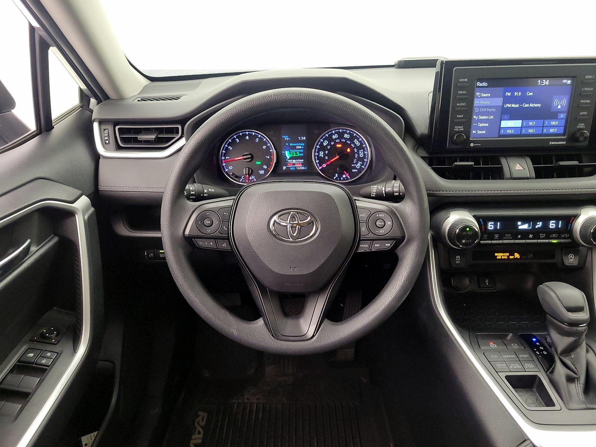 Thumbnail: 2020 Toyota RAV4 - 10