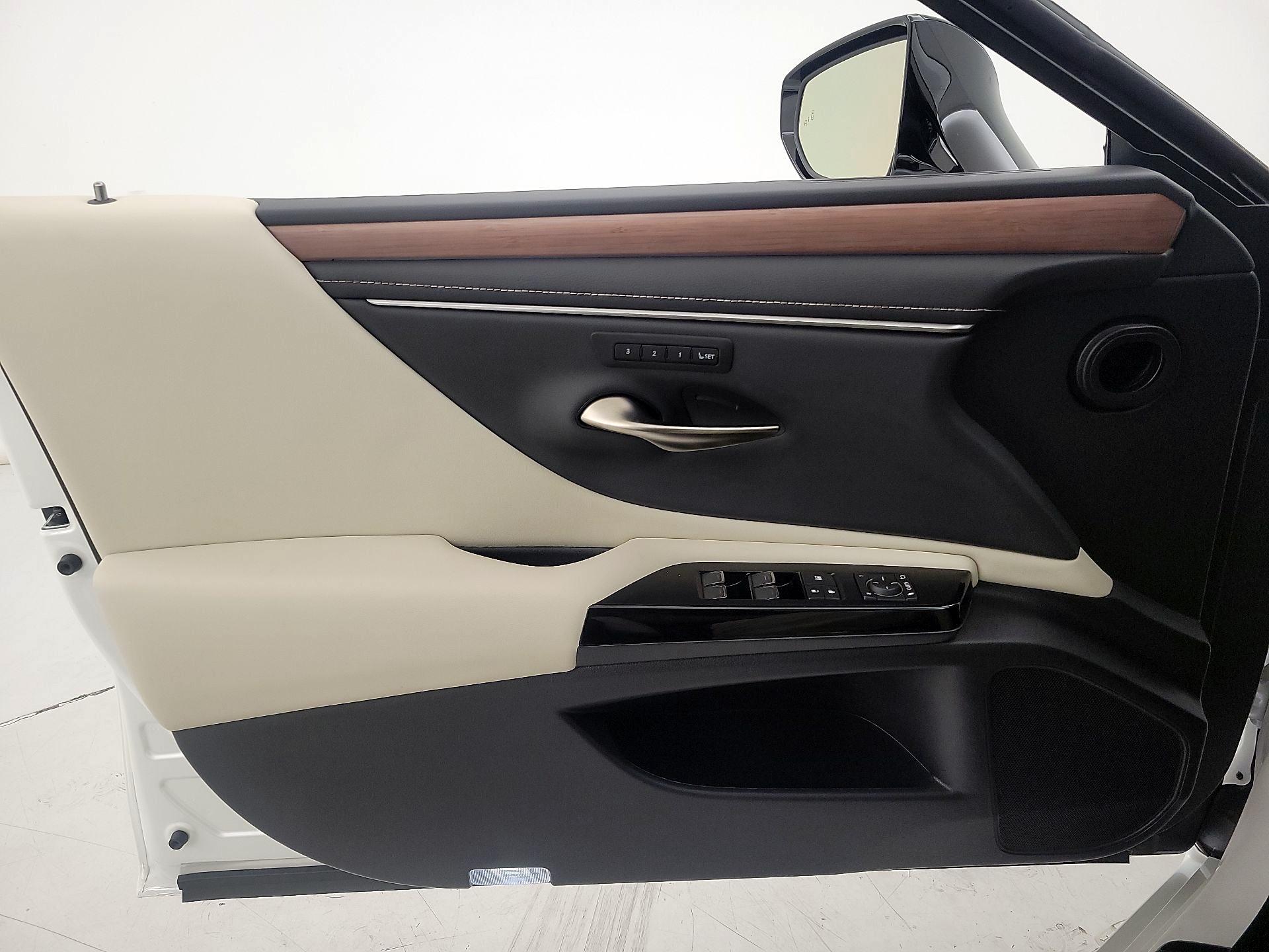 Thumbnail: 2024 Lexus ES - 12