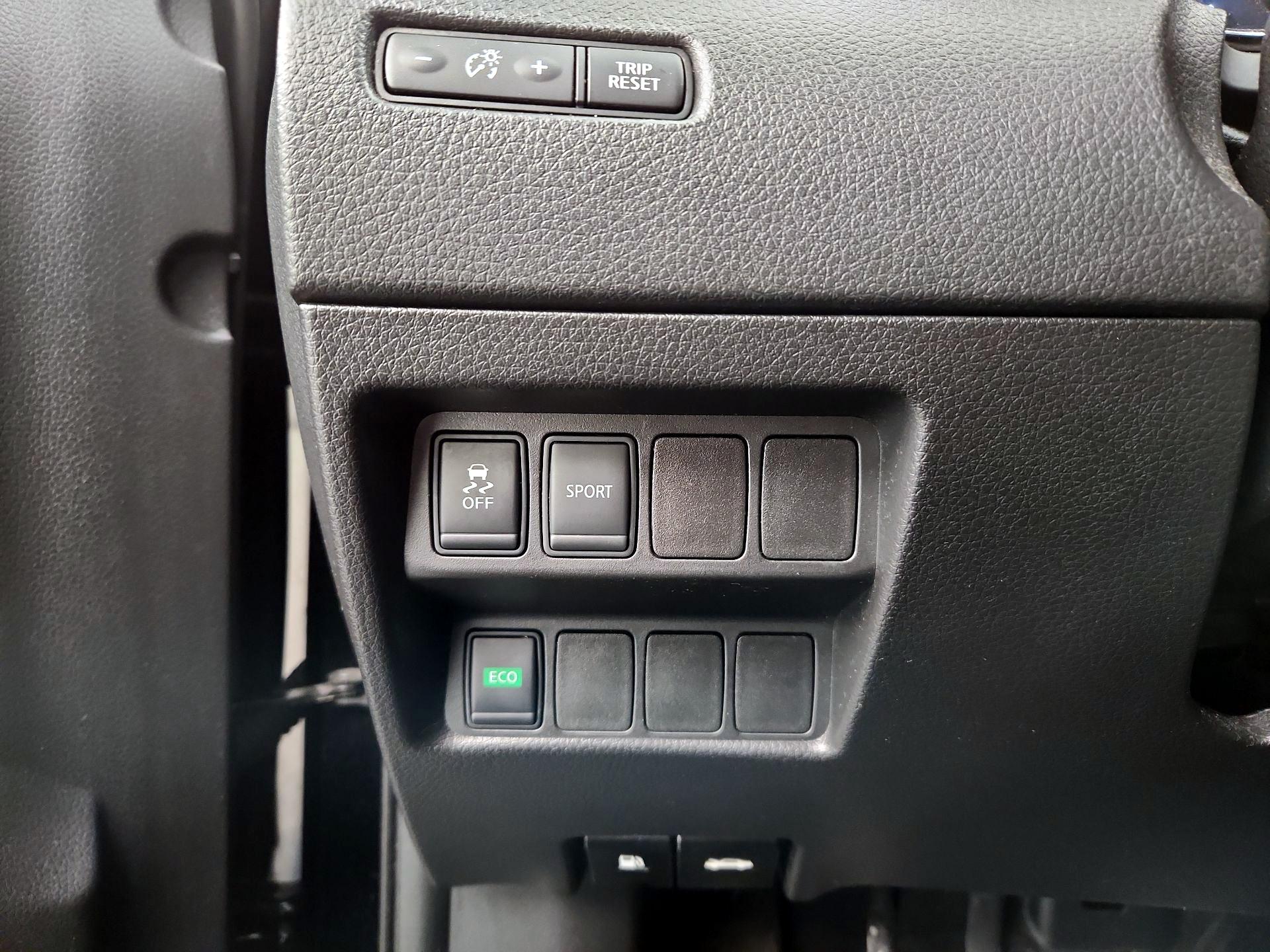 Thumbnail: 2016 Nissan Rogue - 13