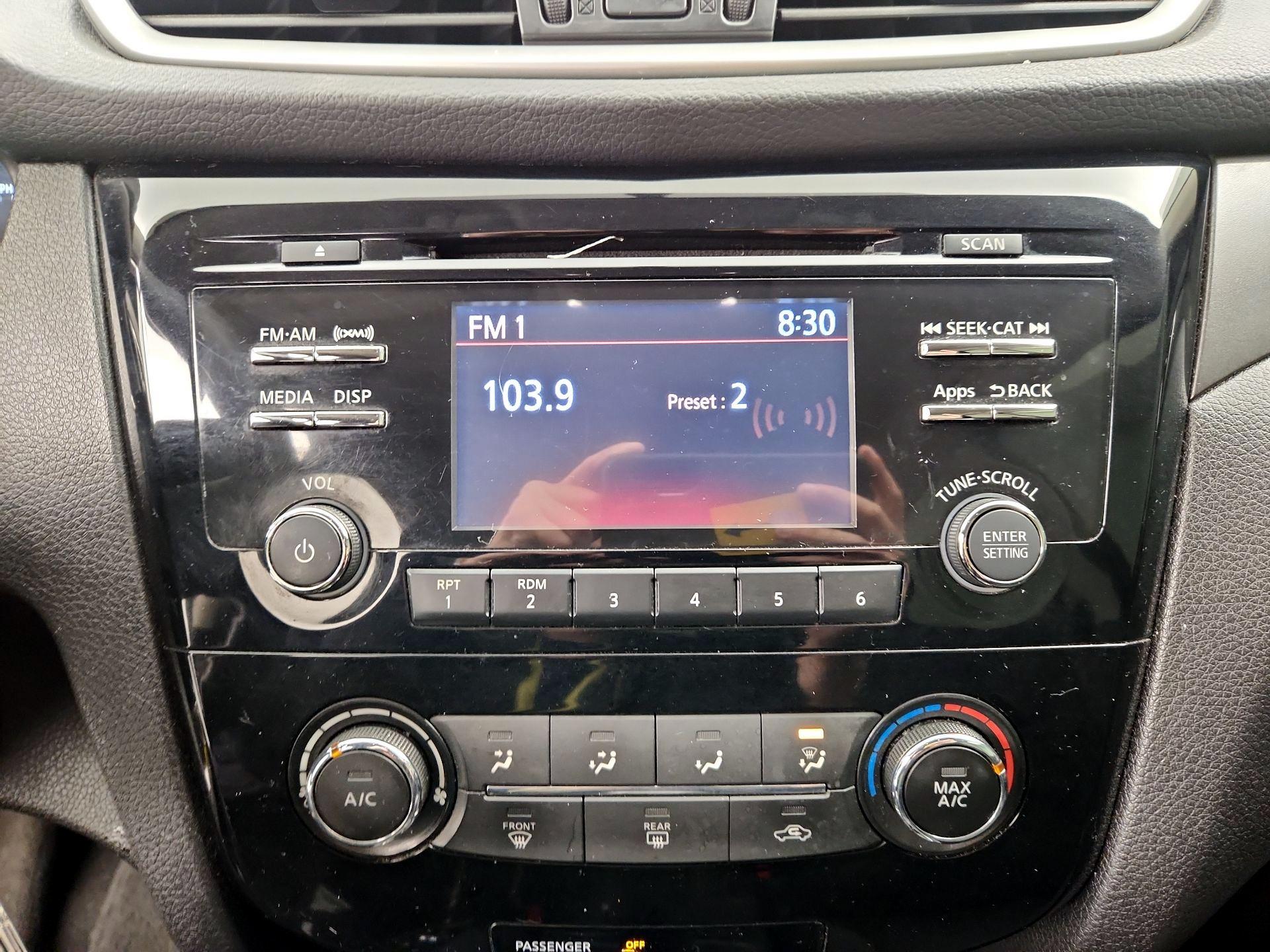 Thumbnail: 2016 Nissan Rogue - 15