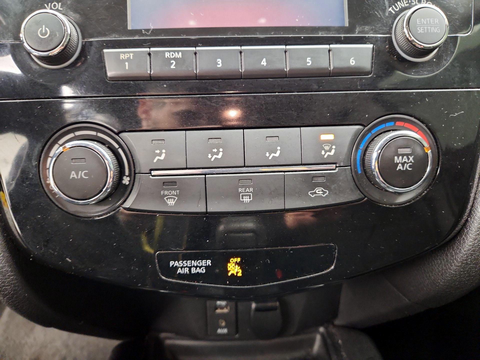 Thumbnail: 2016 Nissan Rogue - 16