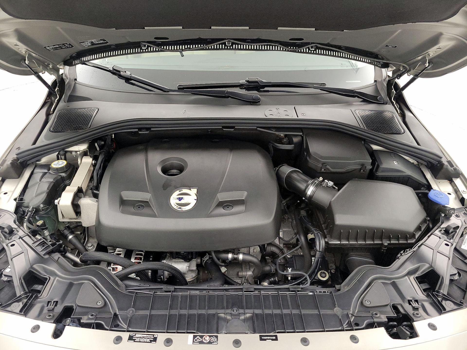 Thumbnail: 2015 Volvo S60 - 19