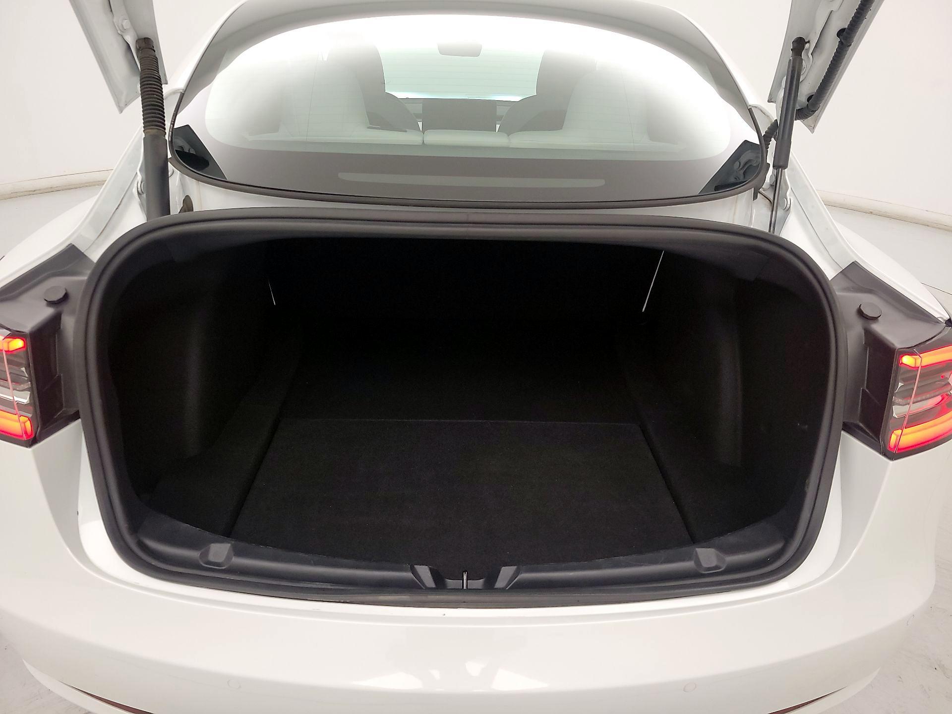 Thumbnail: 2022 Tesla Model 3 - 18