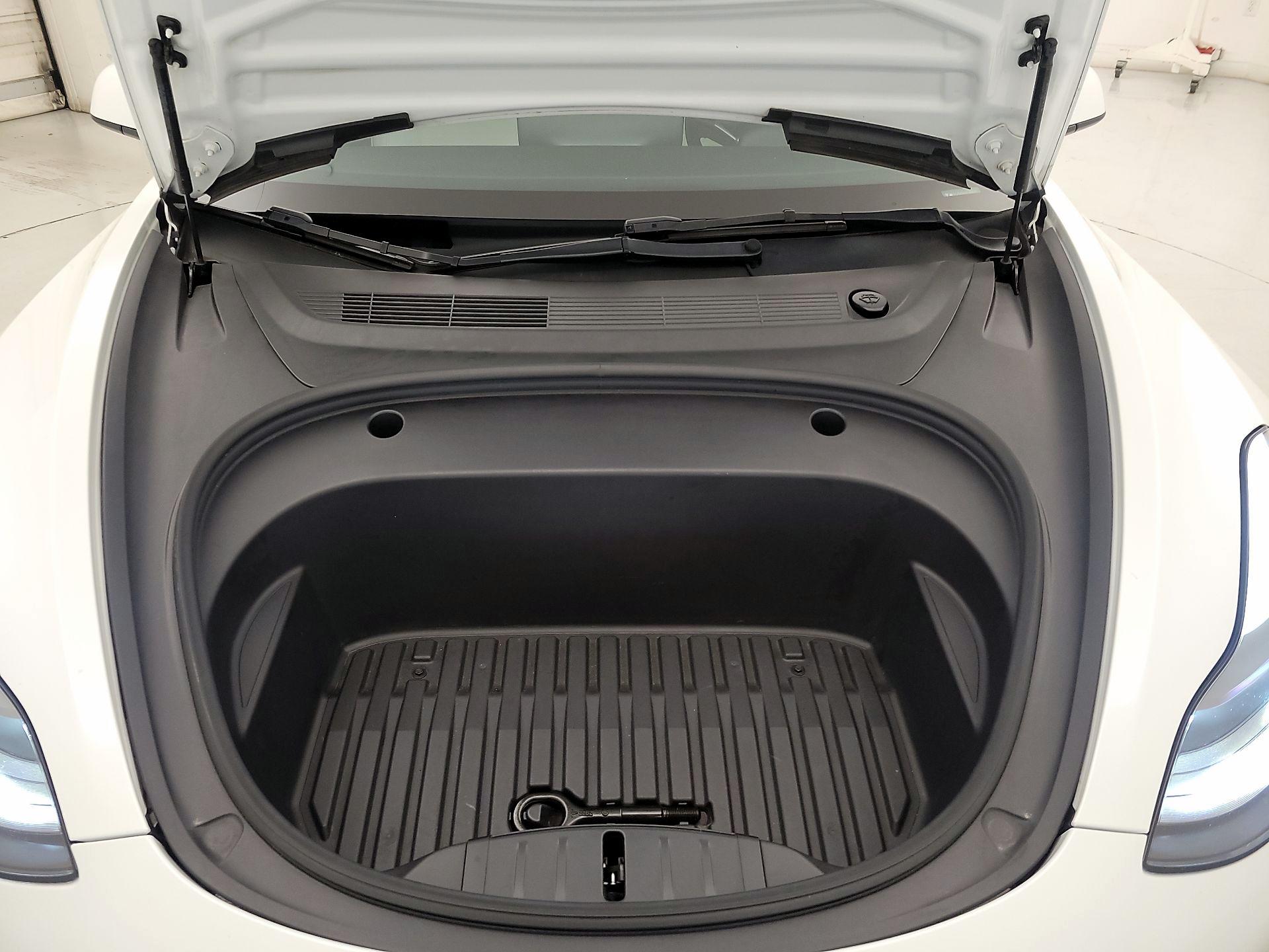 Thumbnail: 2022 Tesla Model 3 - 19