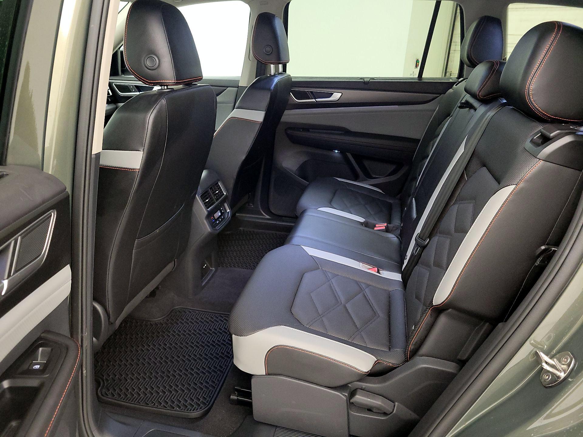 Thumbnail: 2024 Volkswagen Atlas - 17