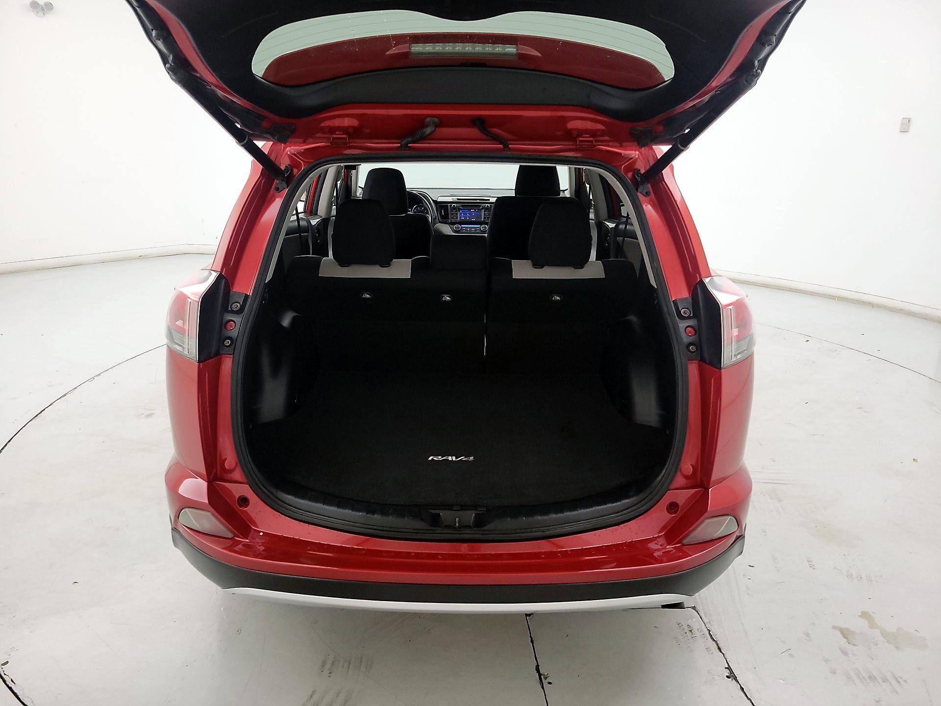 Thumbnail: 2016 Toyota RAV4 - 17