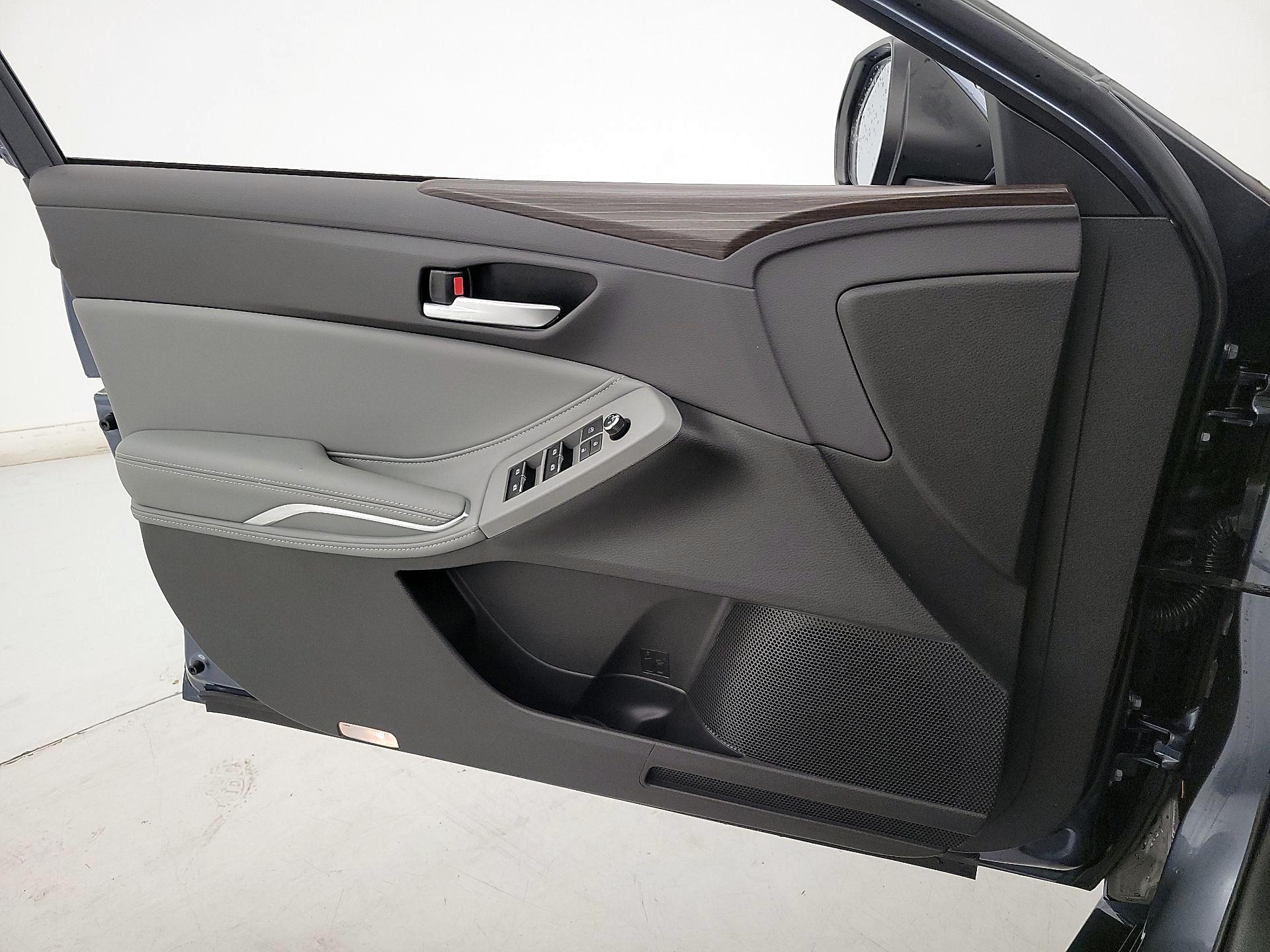 Thumbnail: 2019 Toyota Avalon - 12