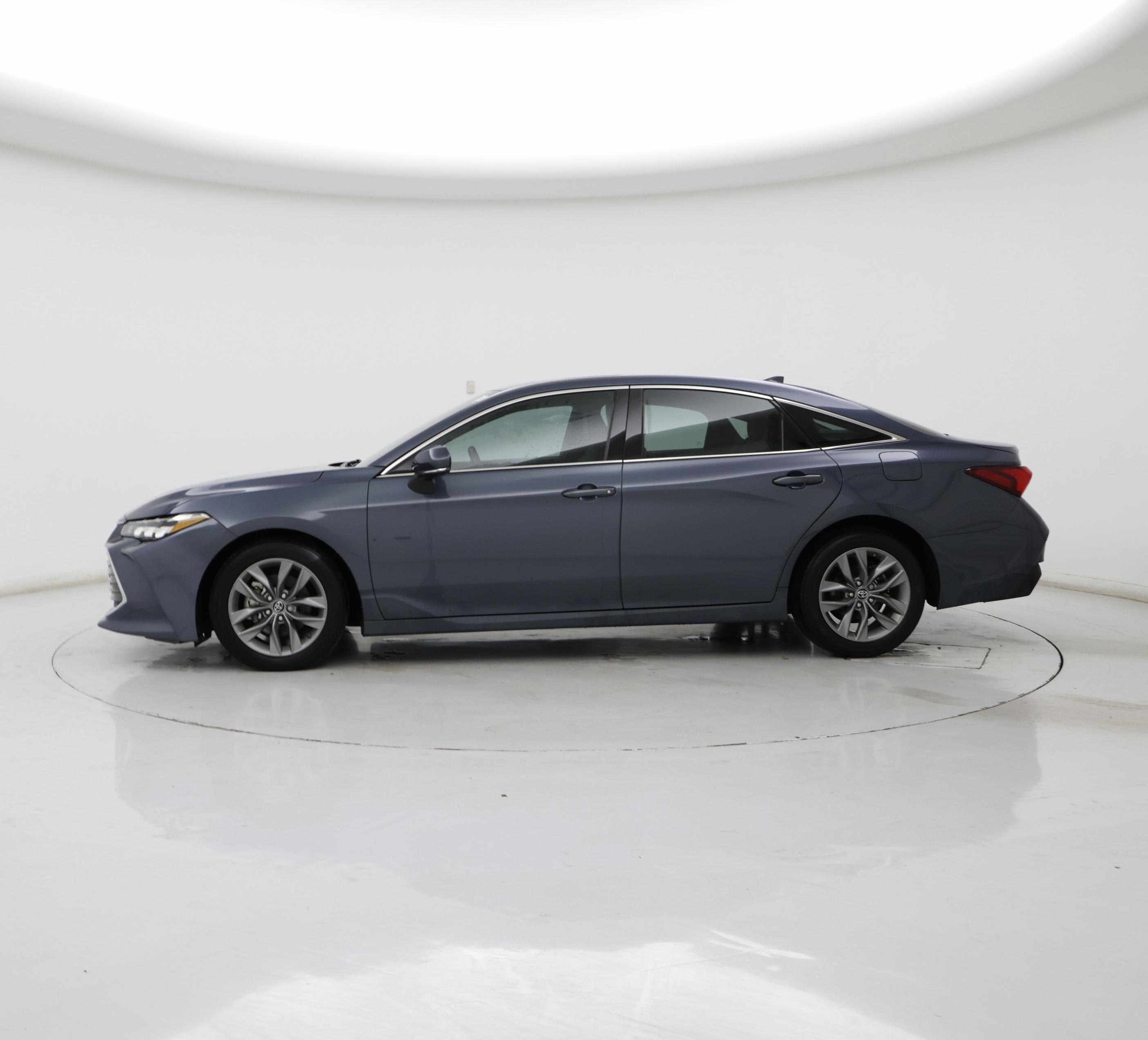 Thumbnail: 2019 Toyota Avalon - 3