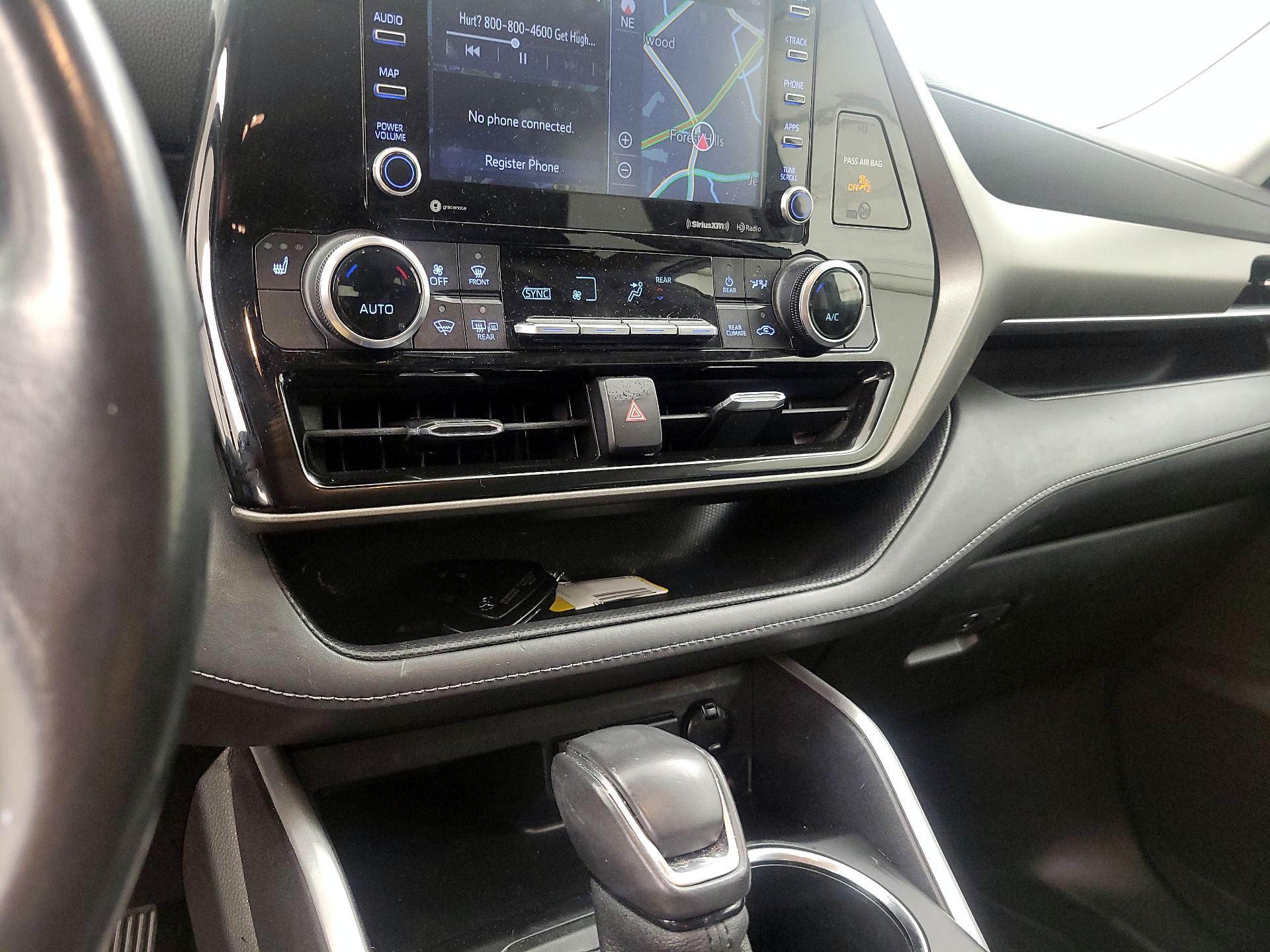 Thumbnail: 2021 Toyota Highlander - 15