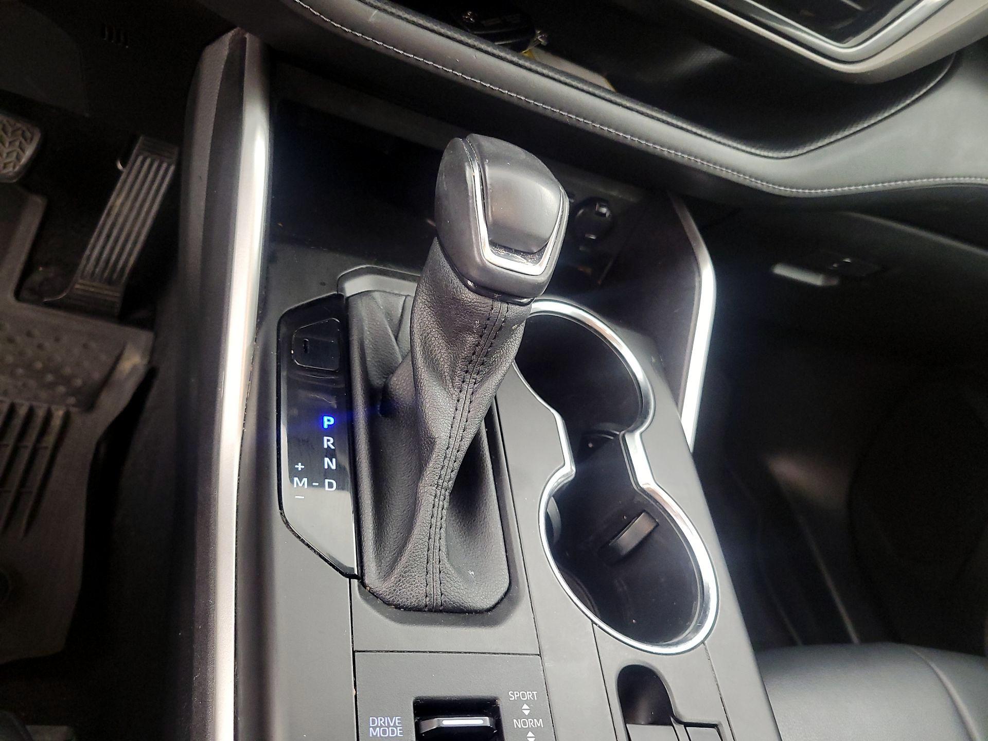 Thumbnail: 2021 Toyota Highlander - 16