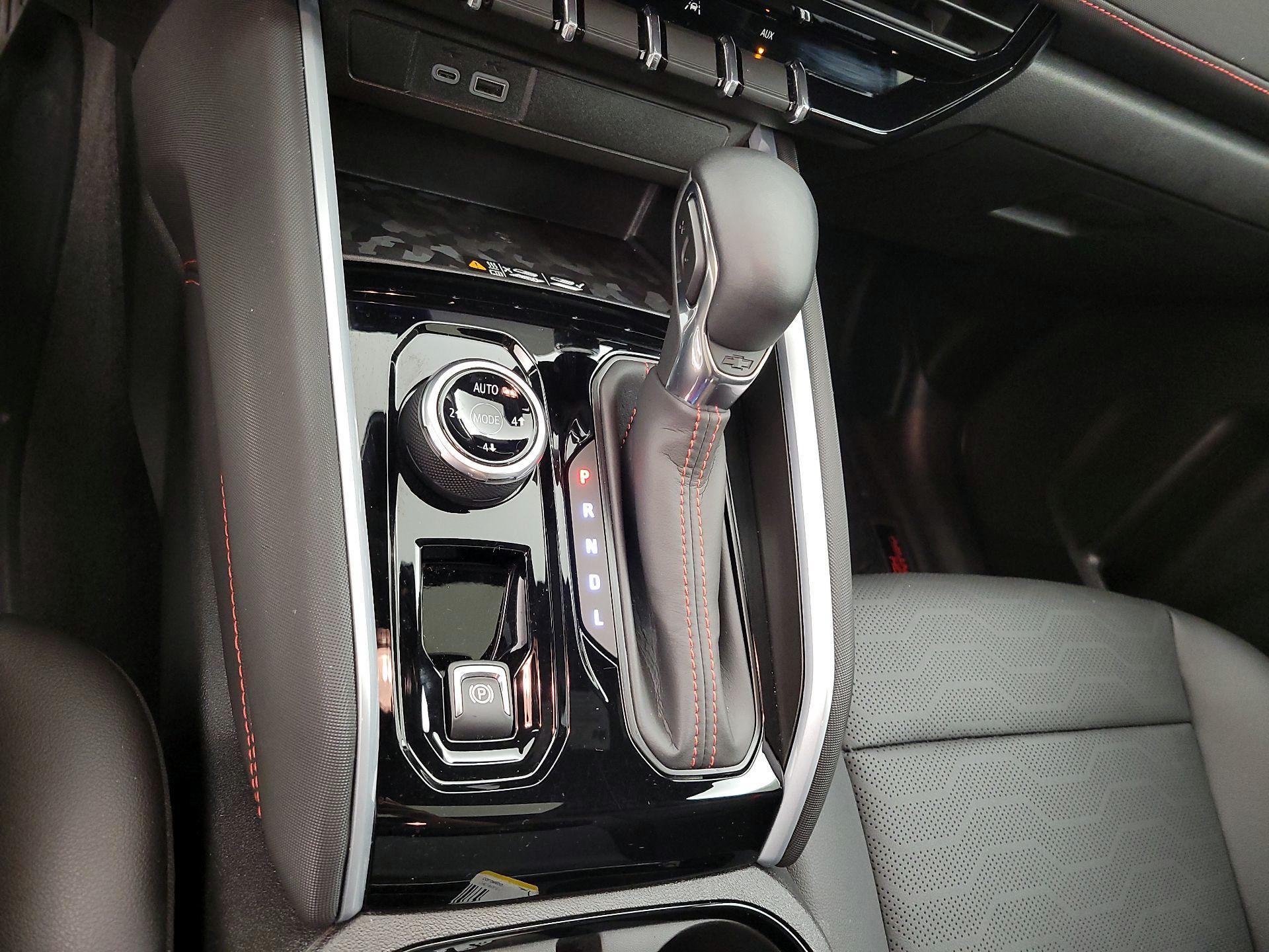 Thumbnail: 2023 Chevrolet Colorado - 16