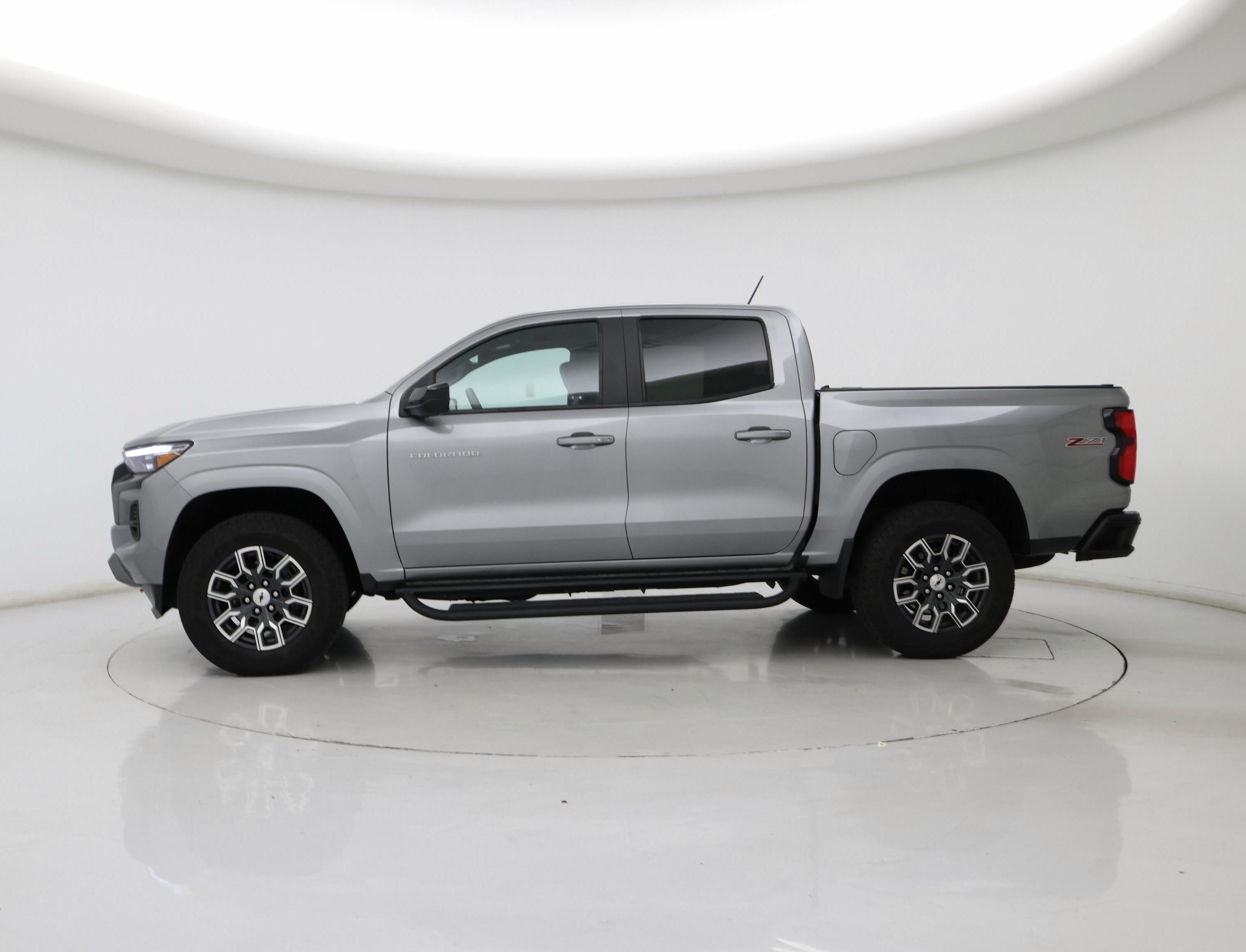 Thumbnail: 2023 Chevrolet Colorado - 3