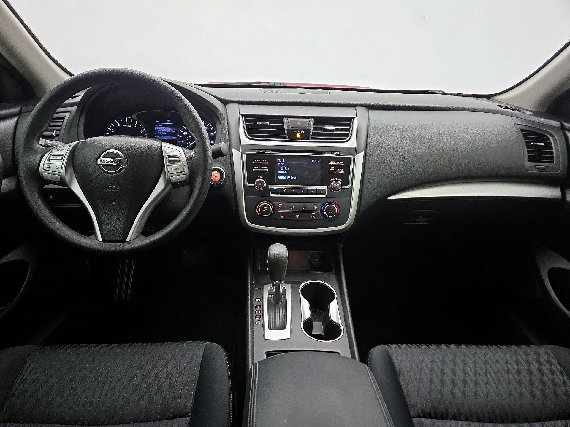 Thumbnail: 2017 Nissan Altima - 9