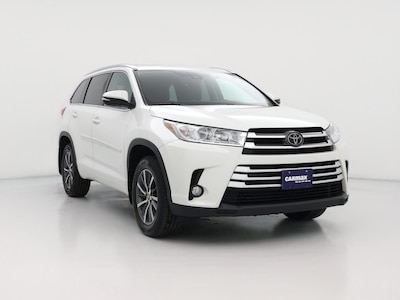 White 2017 Toyota Highlander XLE