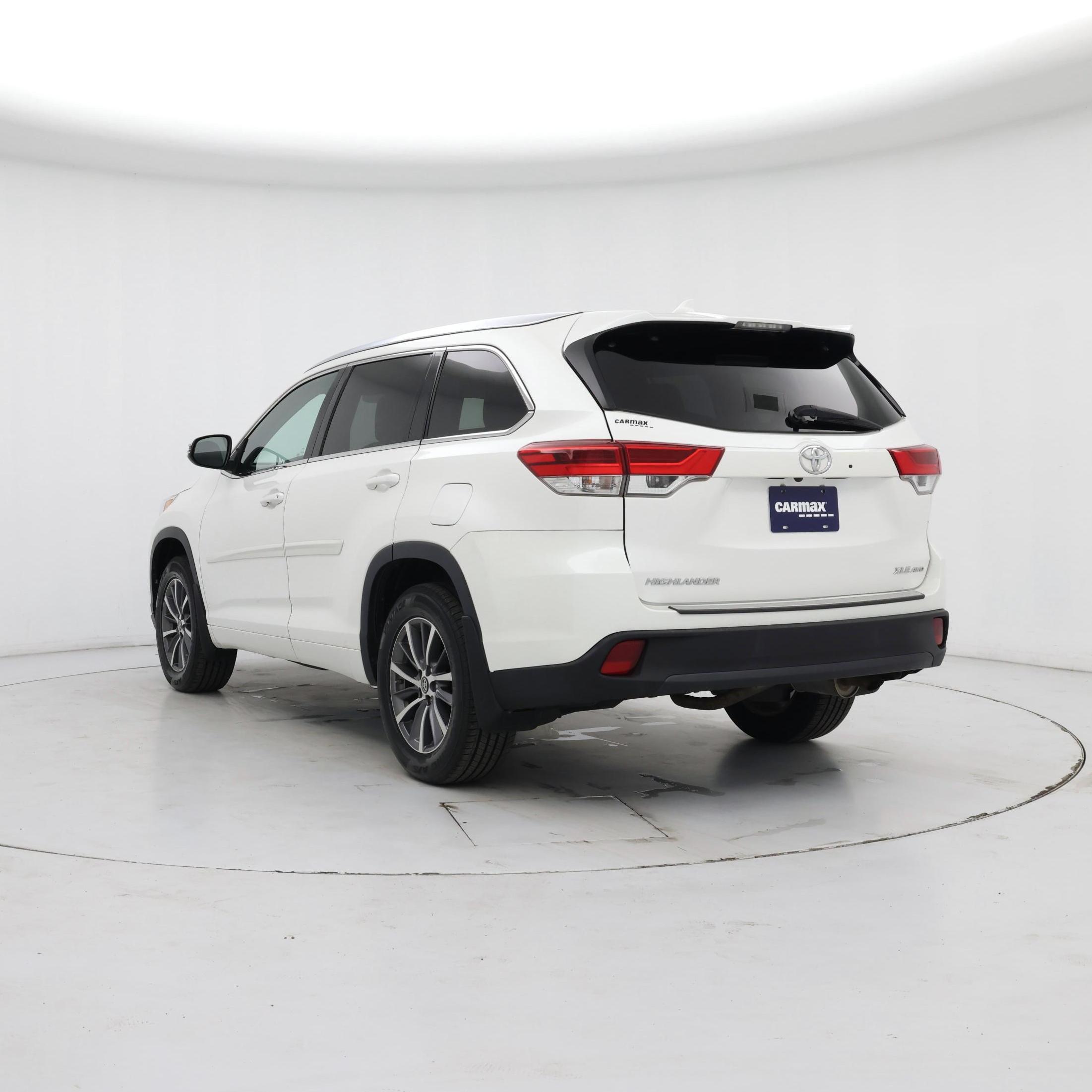 Thumbnail: 2017 Toyota Highlander - 2