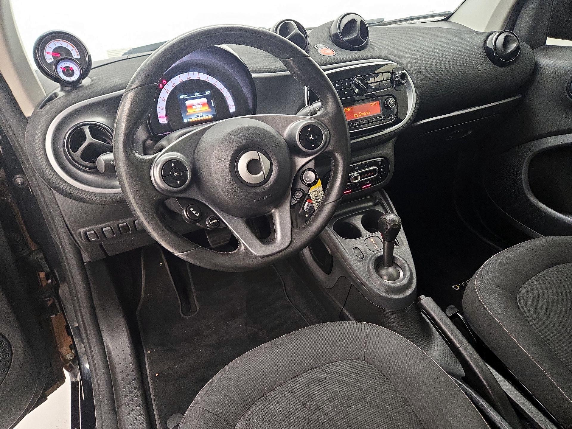 Thumbnail: 2016 smart fortwo - 9