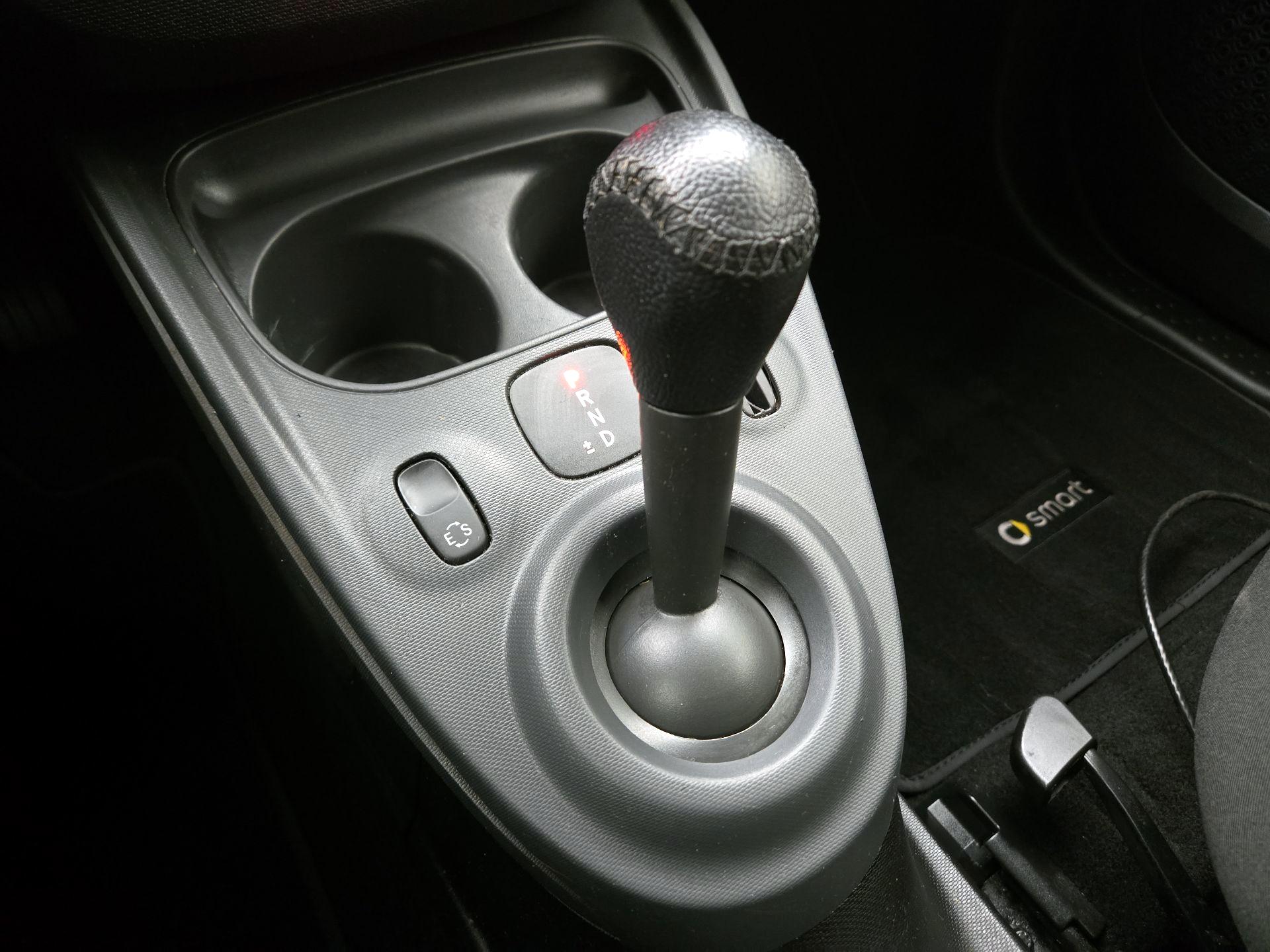 Thumbnail: 2016 smart fortwo - 15