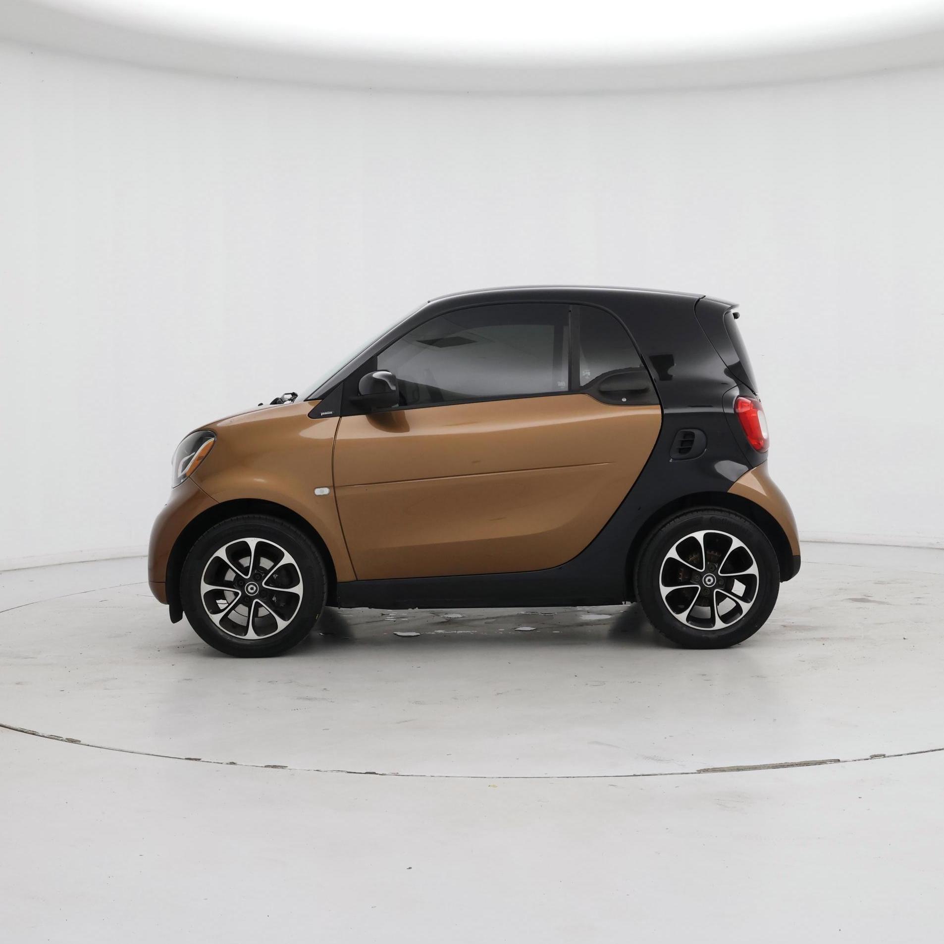 Thumbnail: 2016 smart fortwo - 3