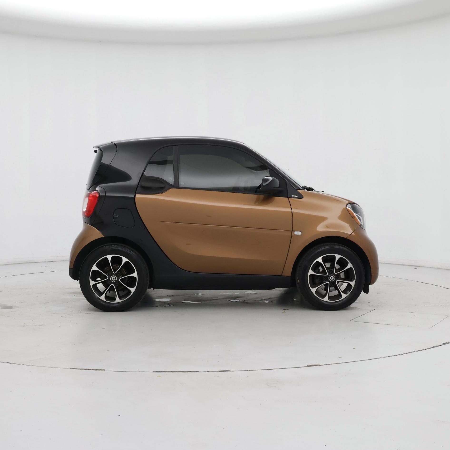 Thumbnail: 2016 smart fortwo - 7