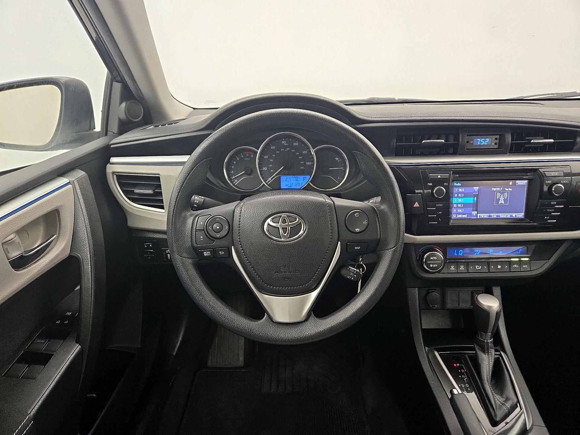Thumbnail: 2016 Toyota Corolla - 10