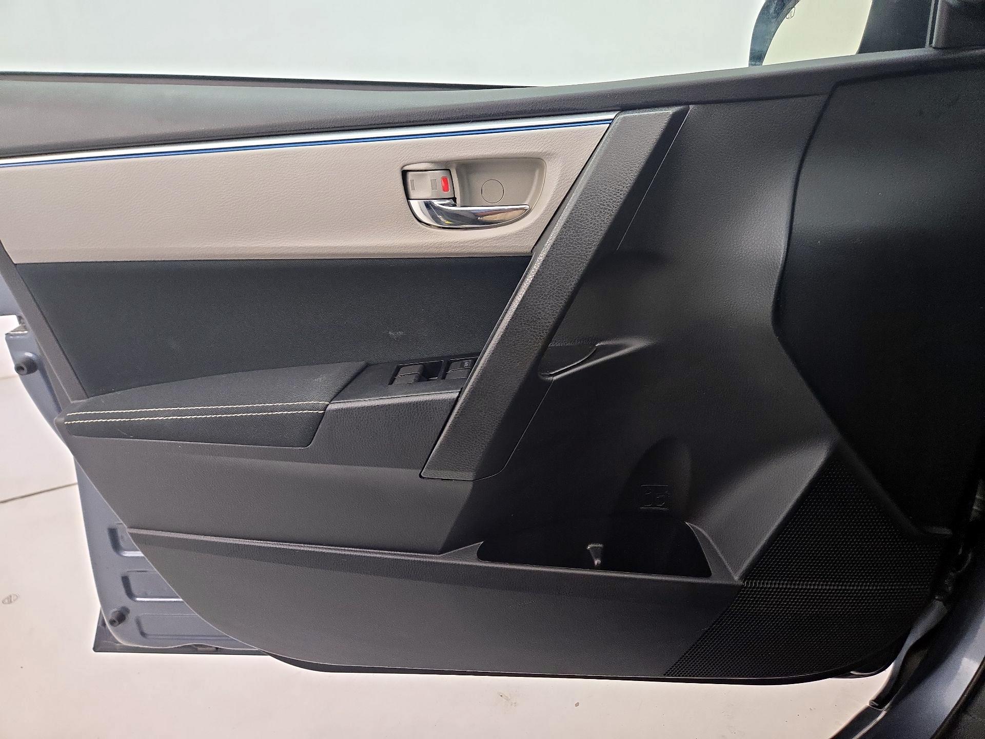 Thumbnail: 2016 Toyota Corolla - 12