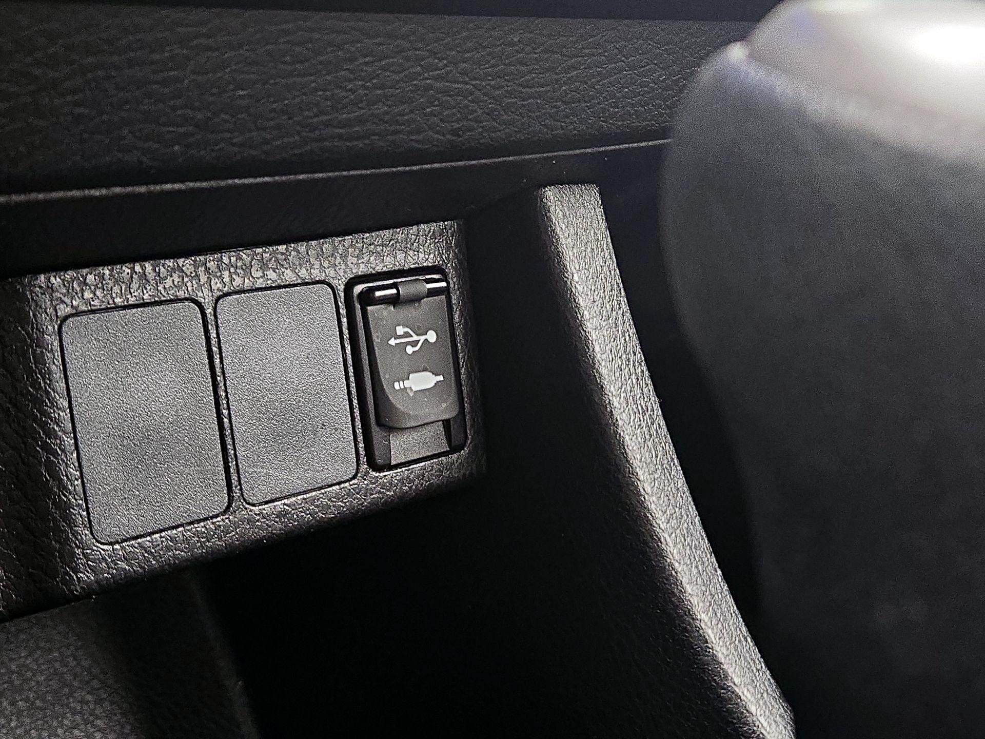 Thumbnail: 2016 Toyota Corolla - 18