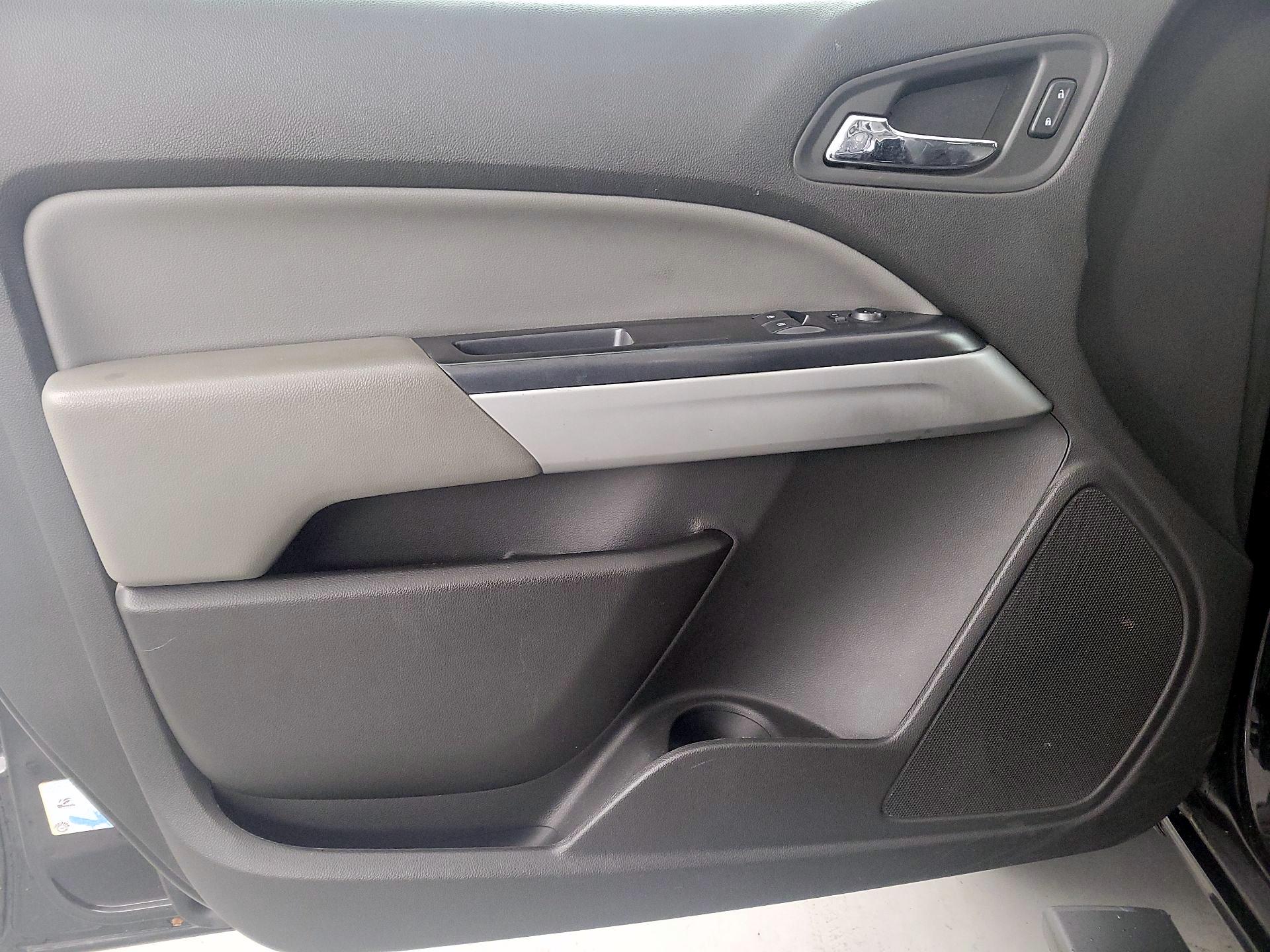 Thumbnail: 2015 Chevrolet Colorado - 12
