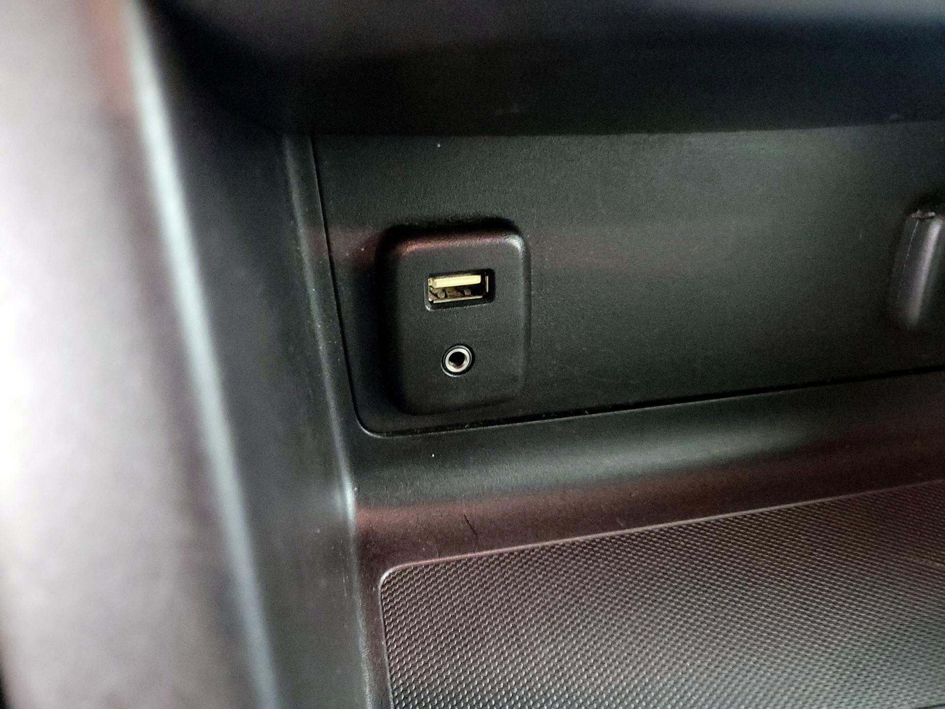 Thumbnail: 2015 Chevrolet Colorado - 18