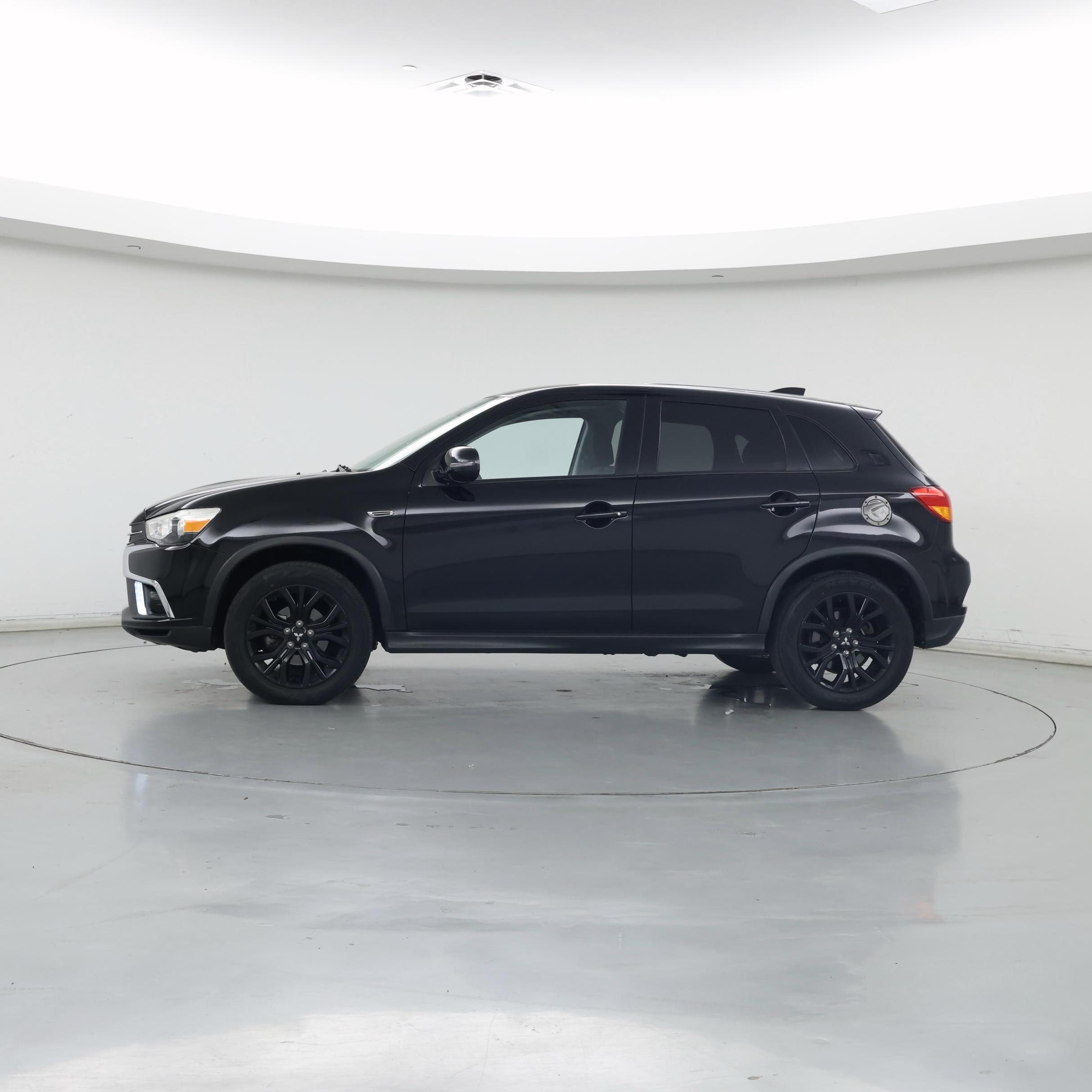 Thumbnail: 2019 Mitsubishi Outlander Sport - 3