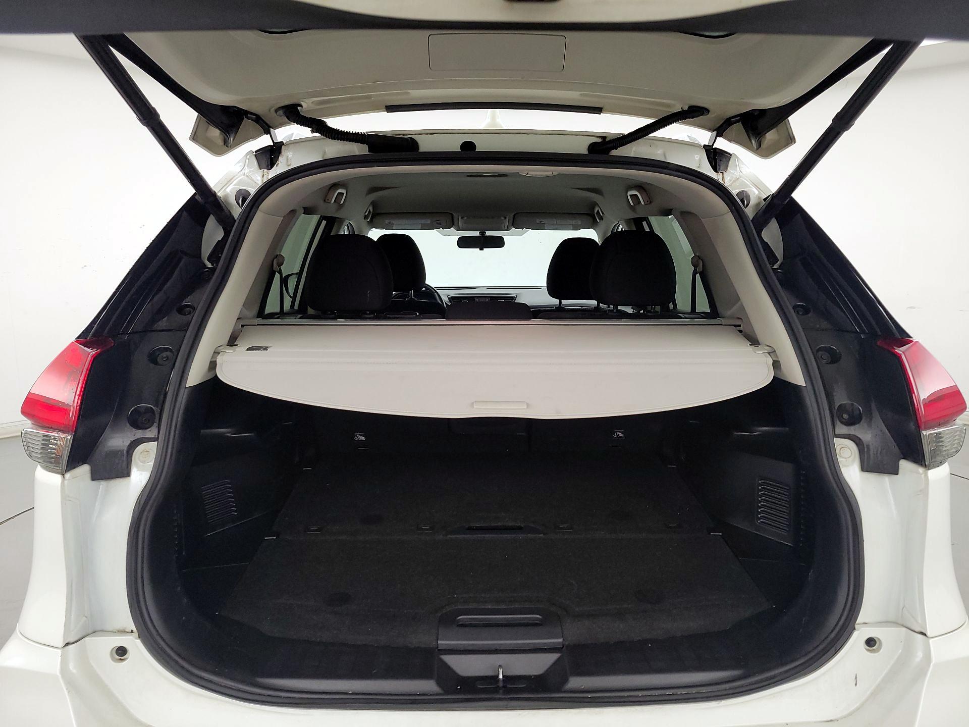 Thumbnail: 2018 Nissan Rogue - 20