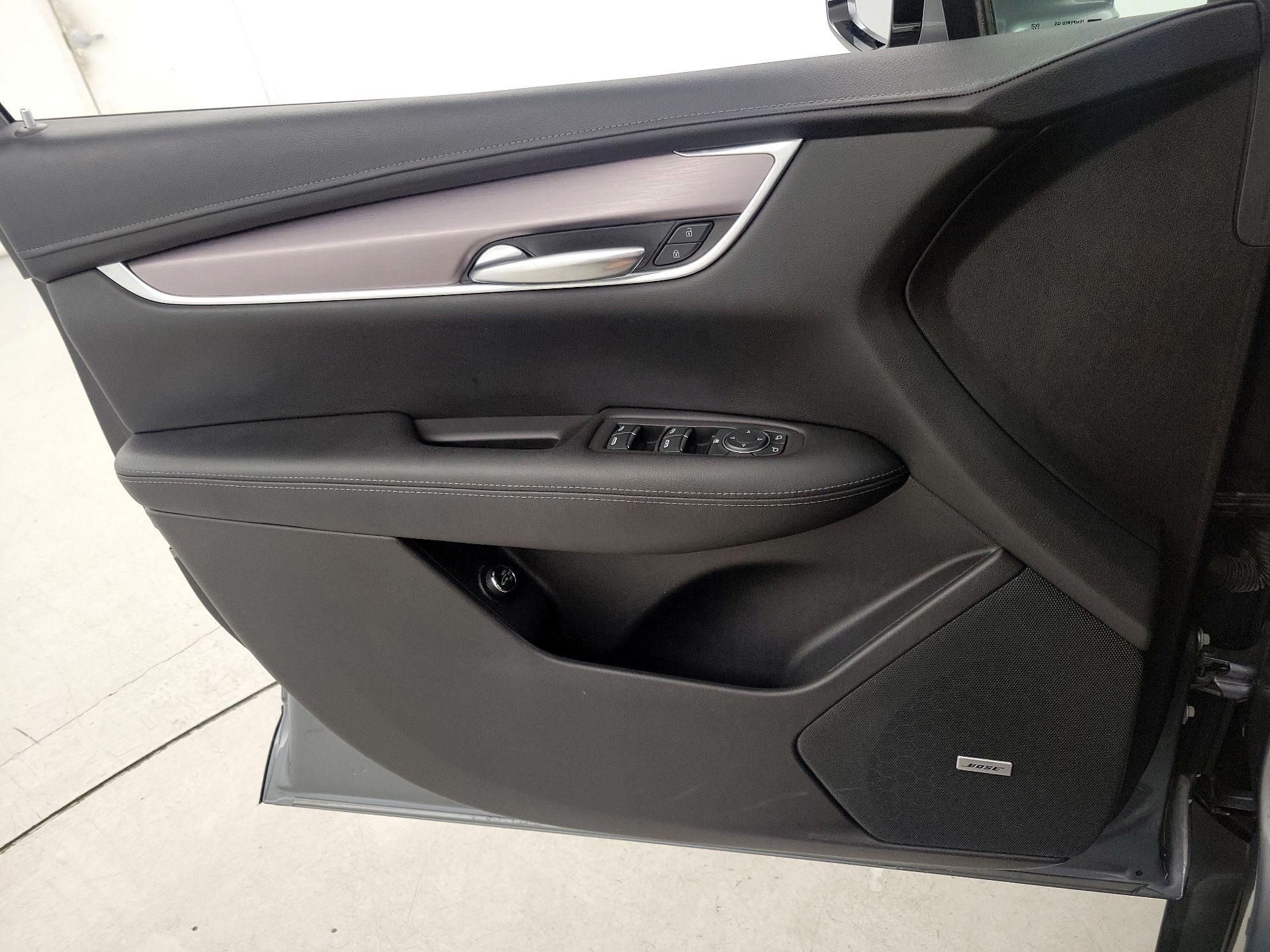 Thumbnail: 2021 Cadillac XT5 - 12