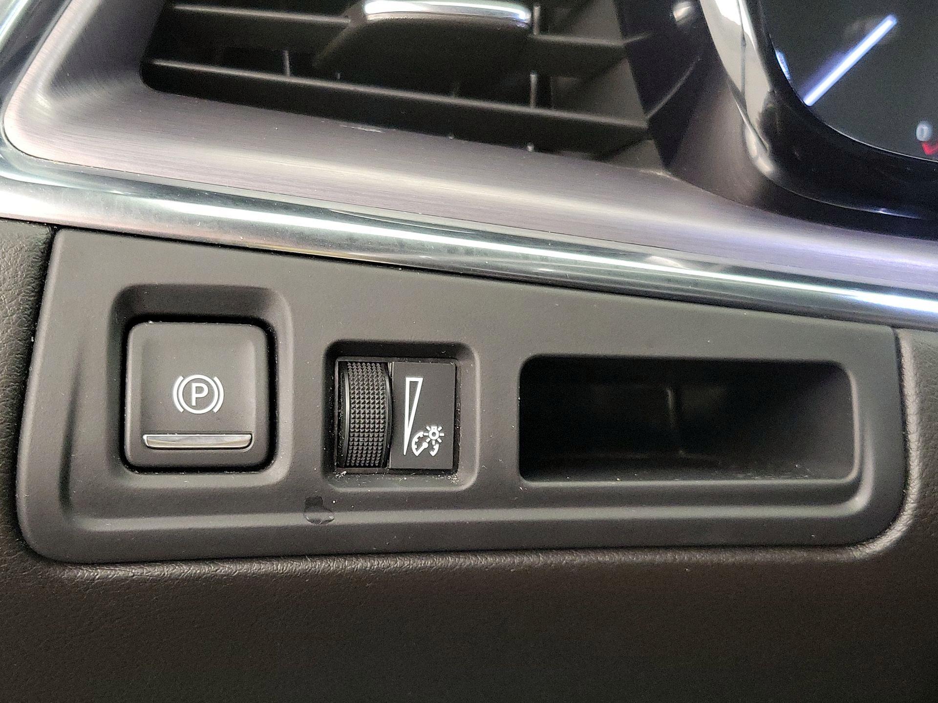 Thumbnail: 2021 Cadillac XT5 - 13
