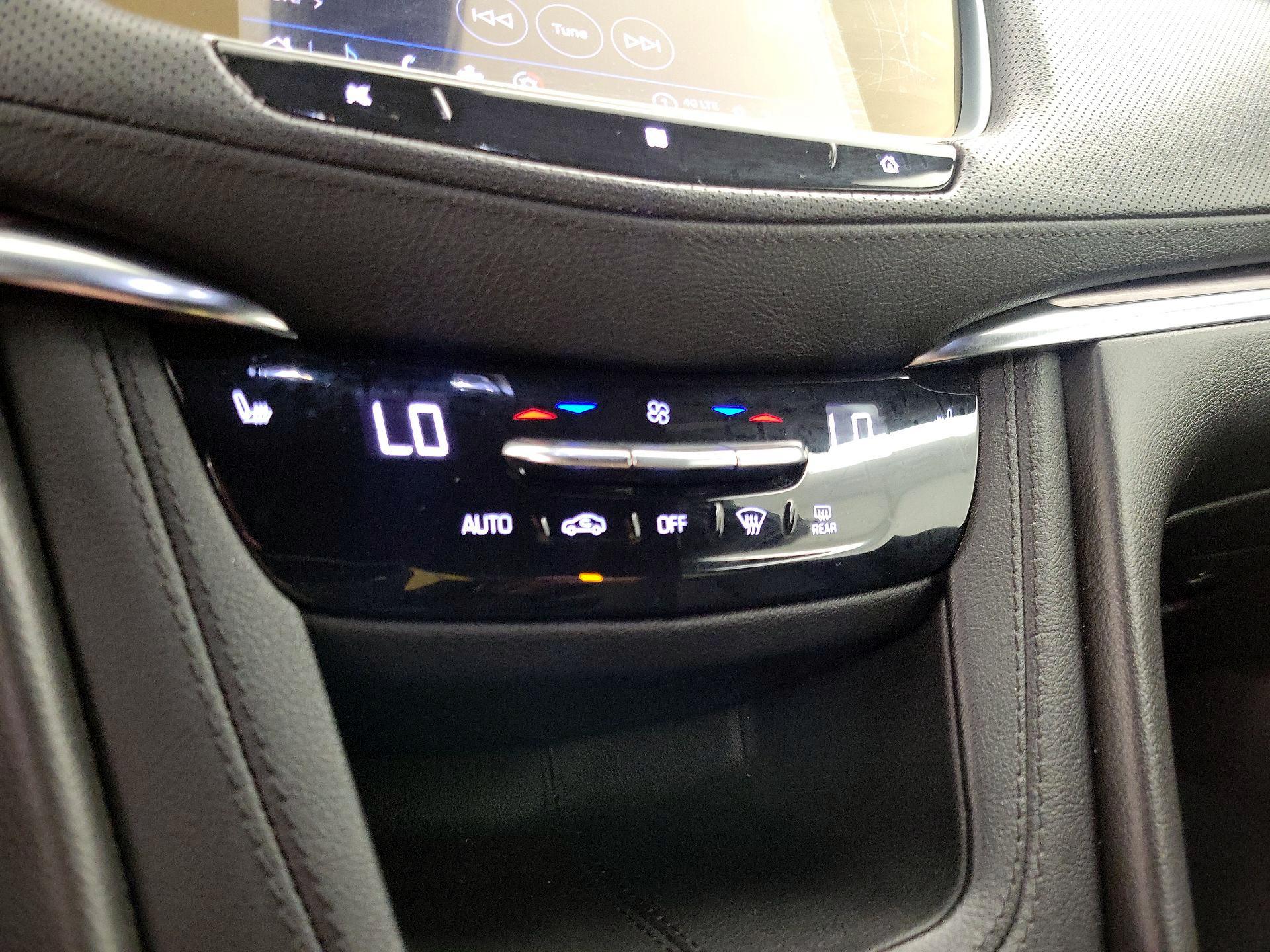 Thumbnail: 2021 Cadillac XT5 - 16