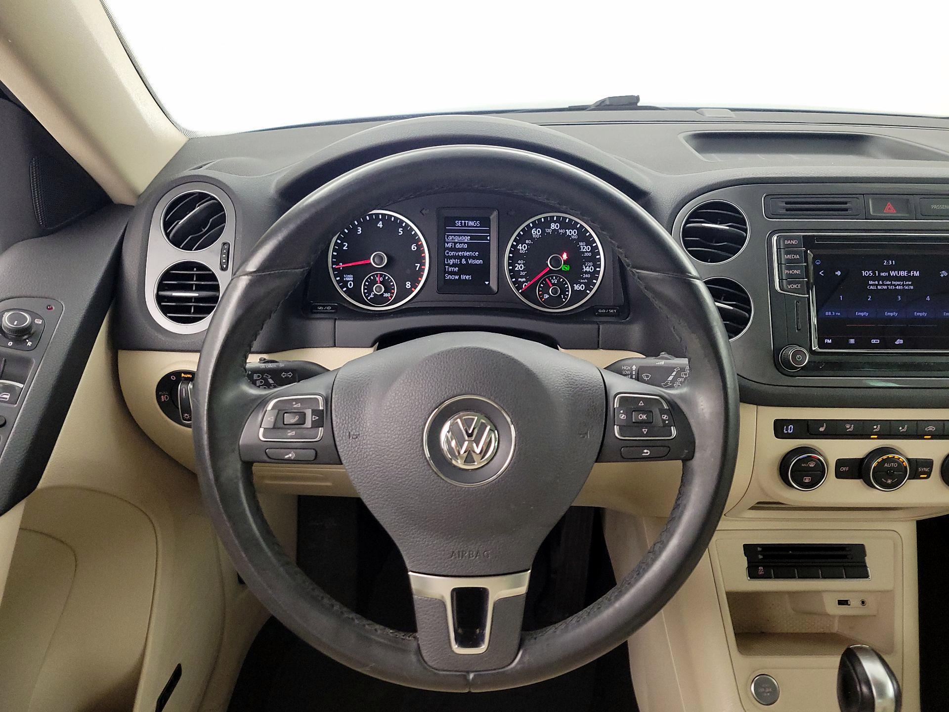 Thumbnail: 2017 Volkswagen Tiguan - 10