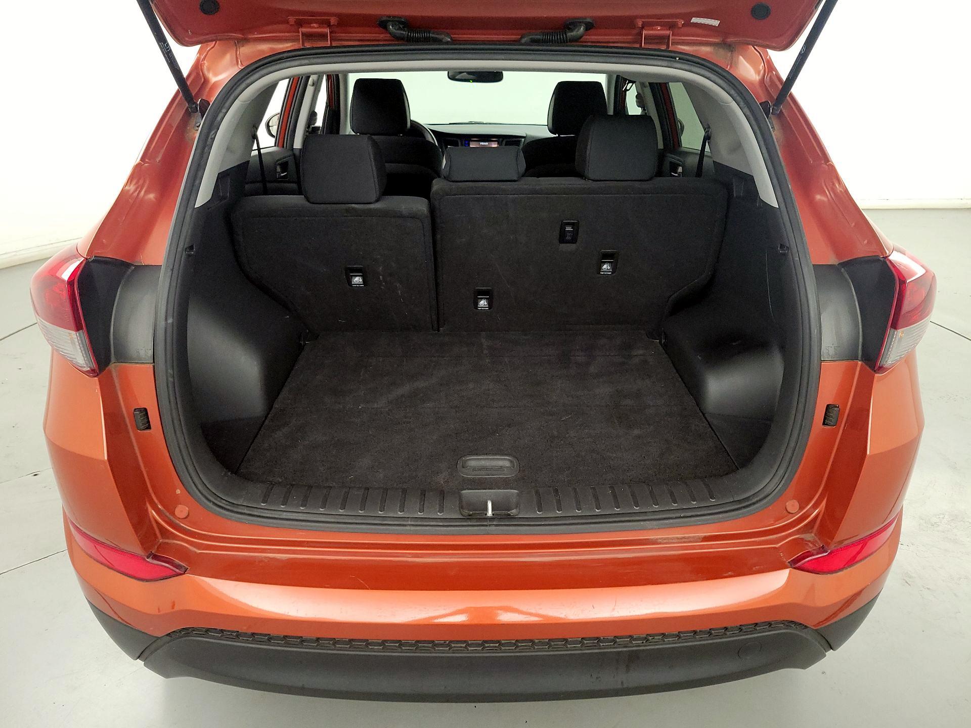 Thumbnail: 2016 Hyundai Tucson - 19