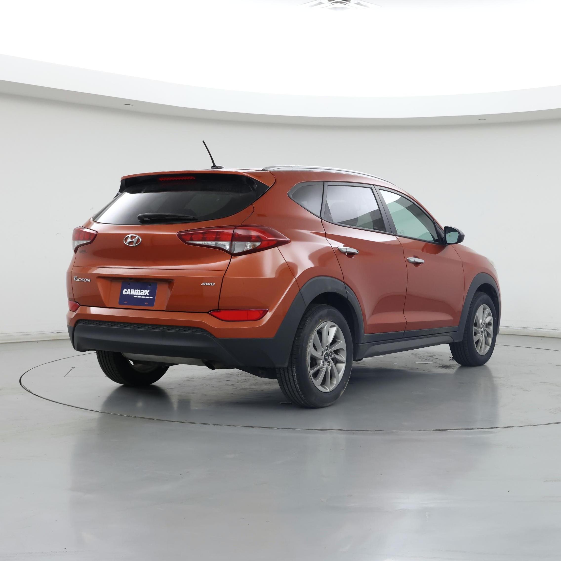 Thumbnail: 2016 Hyundai Tucson - 8