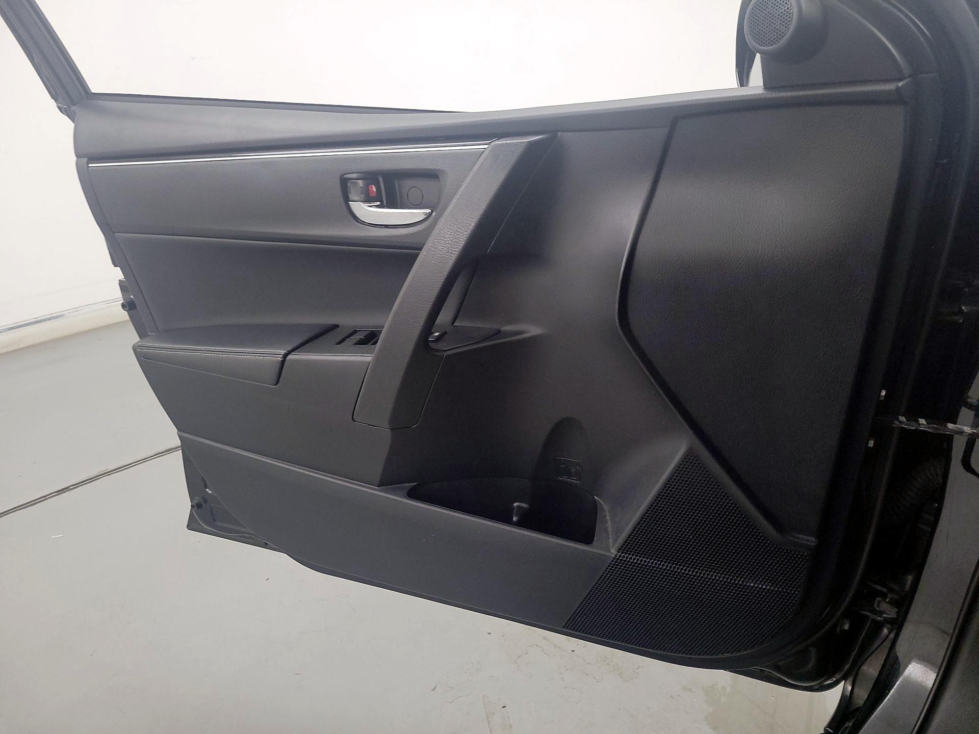 Thumbnail: 2018 Toyota Corolla - 12