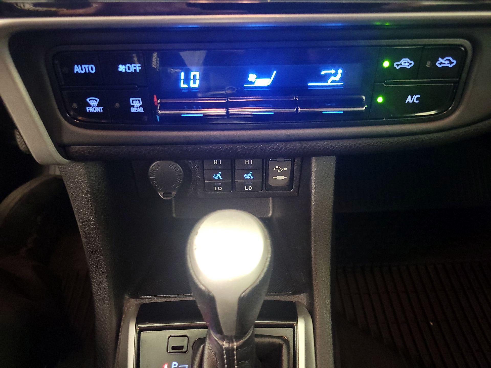 Thumbnail: 2018 Toyota Corolla - 17