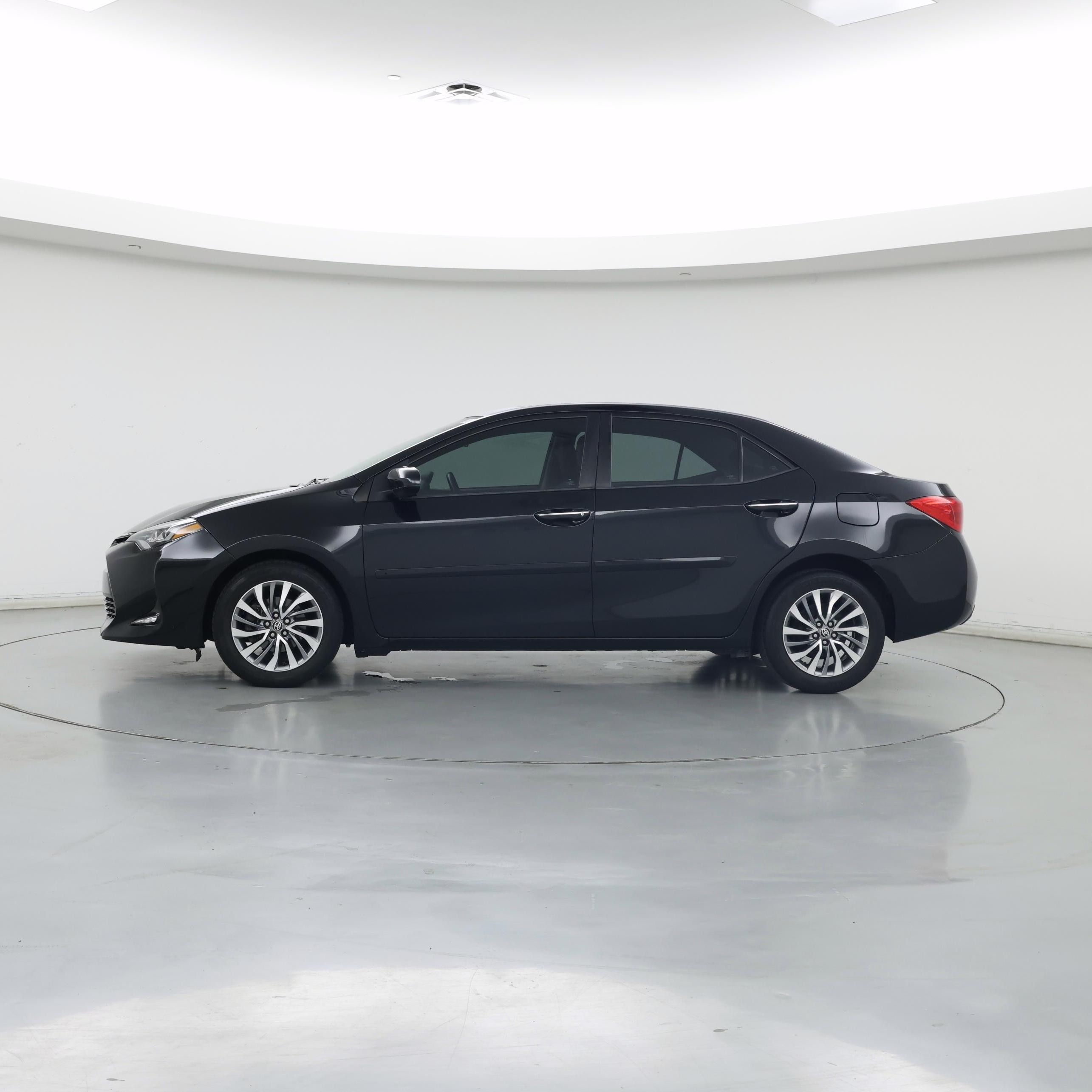 Thumbnail: 2018 Toyota Corolla - 3