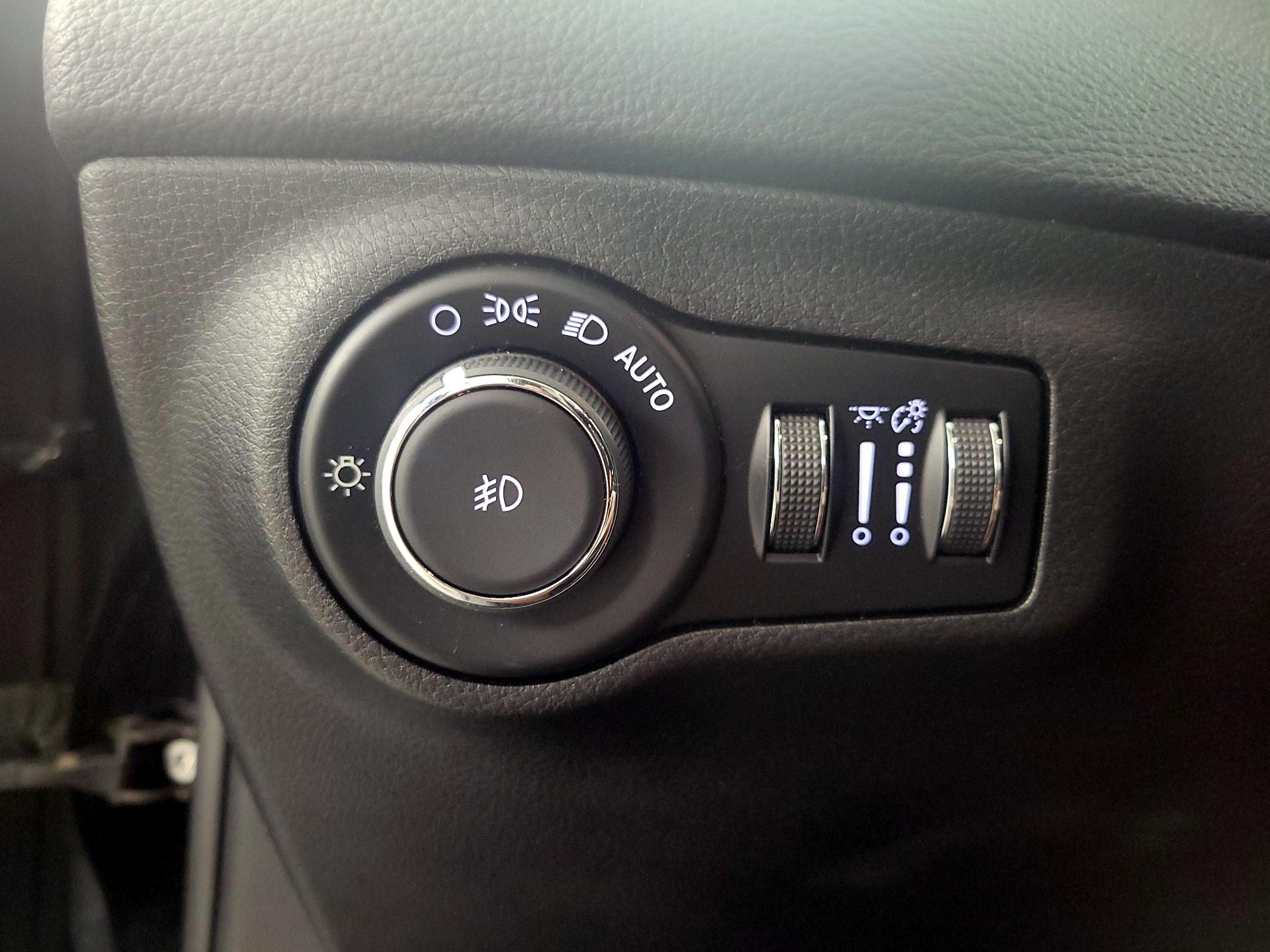Thumbnail: 2018 Jeep Compass - 13