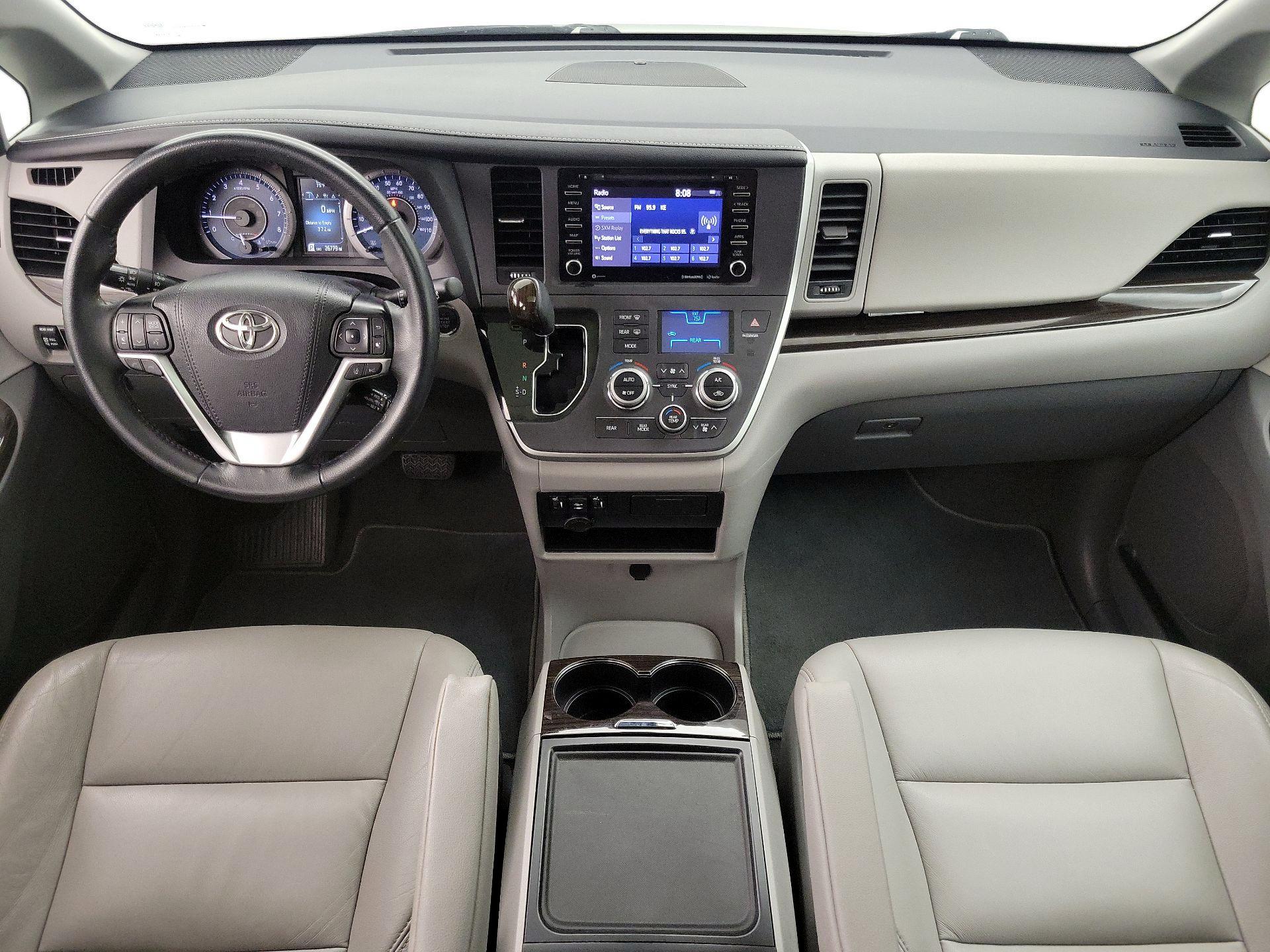 Thumbnail: 2020 Toyota Sienna - 9
