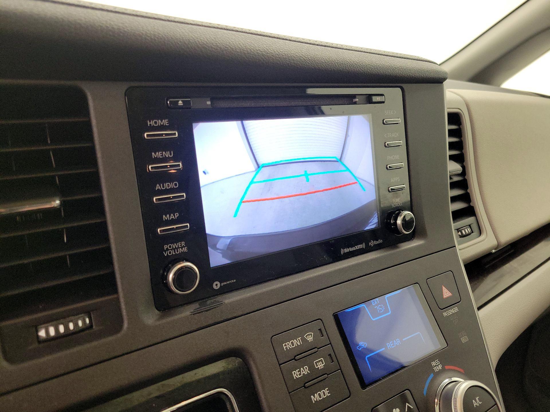 Thumbnail: 2020 Toyota Sienna - 14