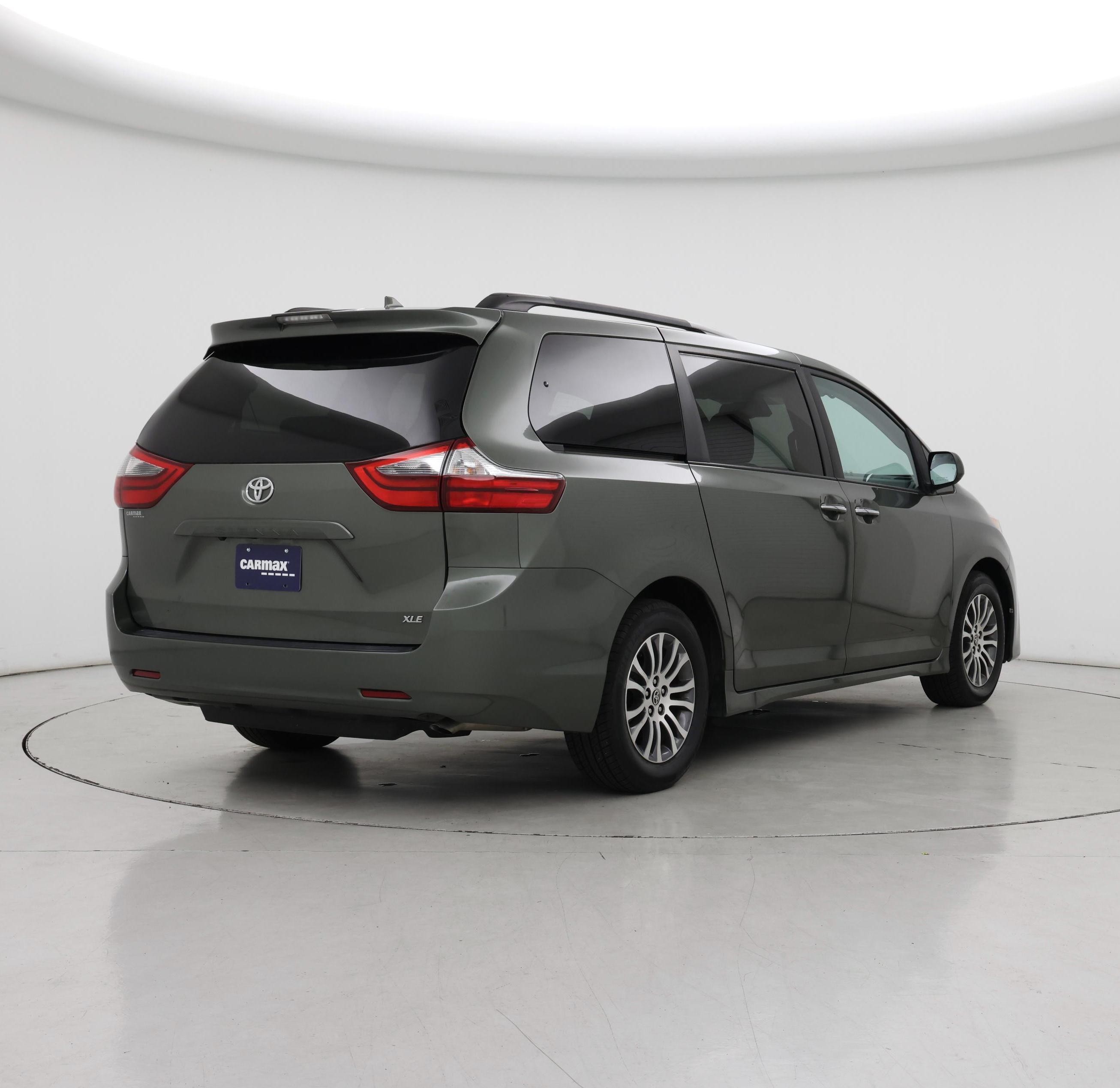 Thumbnail: 2020 Toyota Sienna - 8