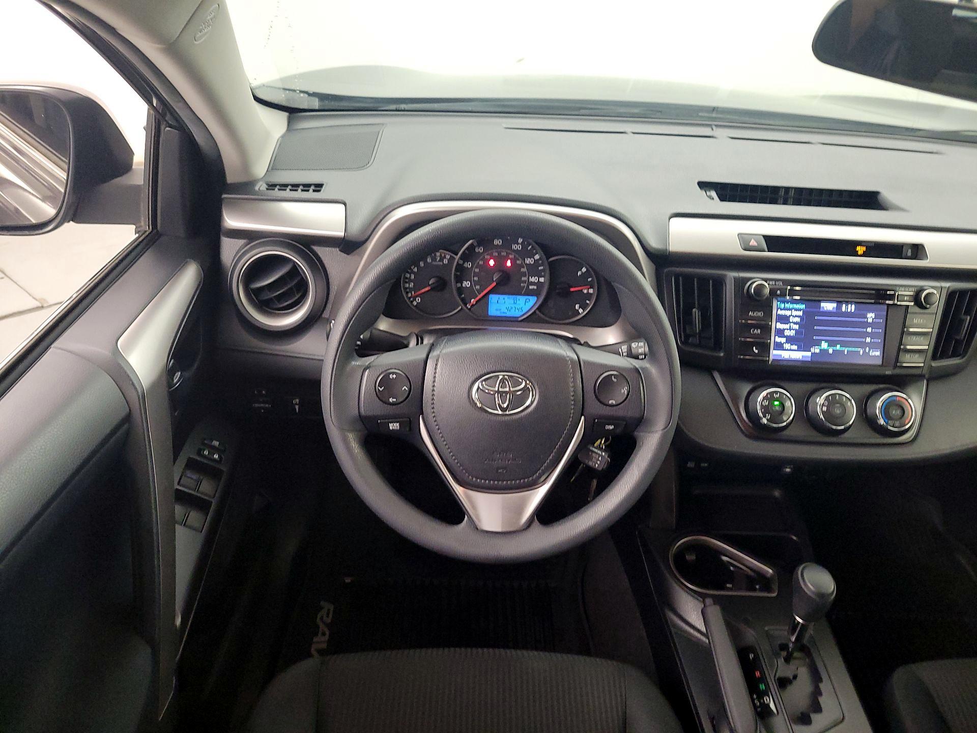 Thumbnail: 2016 Toyota RAV4 - 10