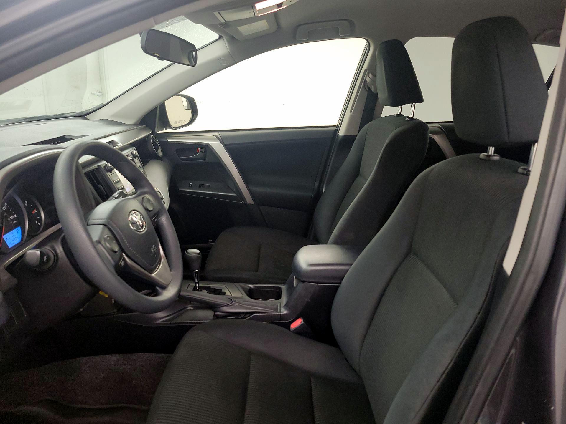 Thumbnail: 2016 Toyota RAV4 - 11