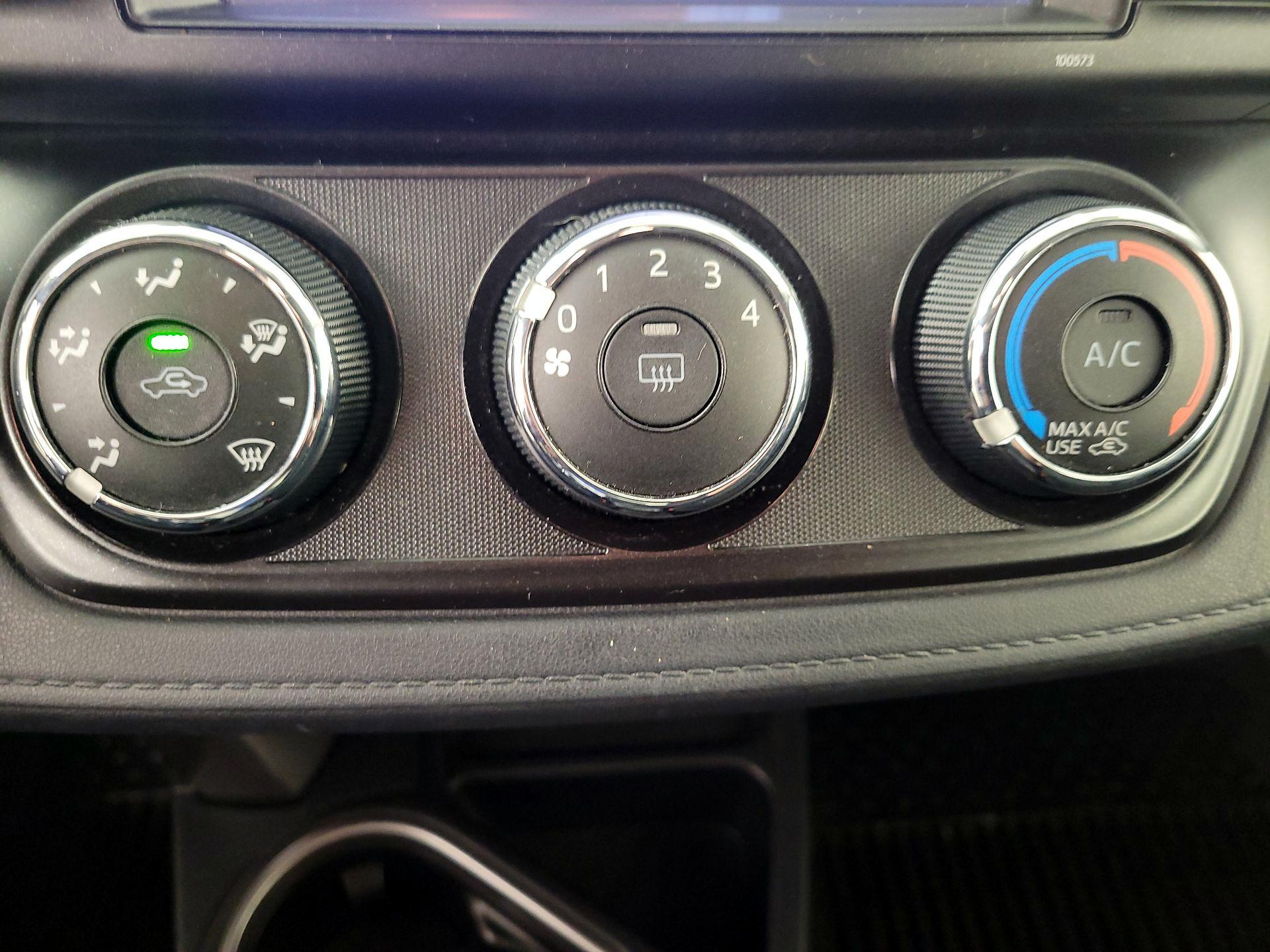 Thumbnail: 2016 Toyota RAV4 - 16