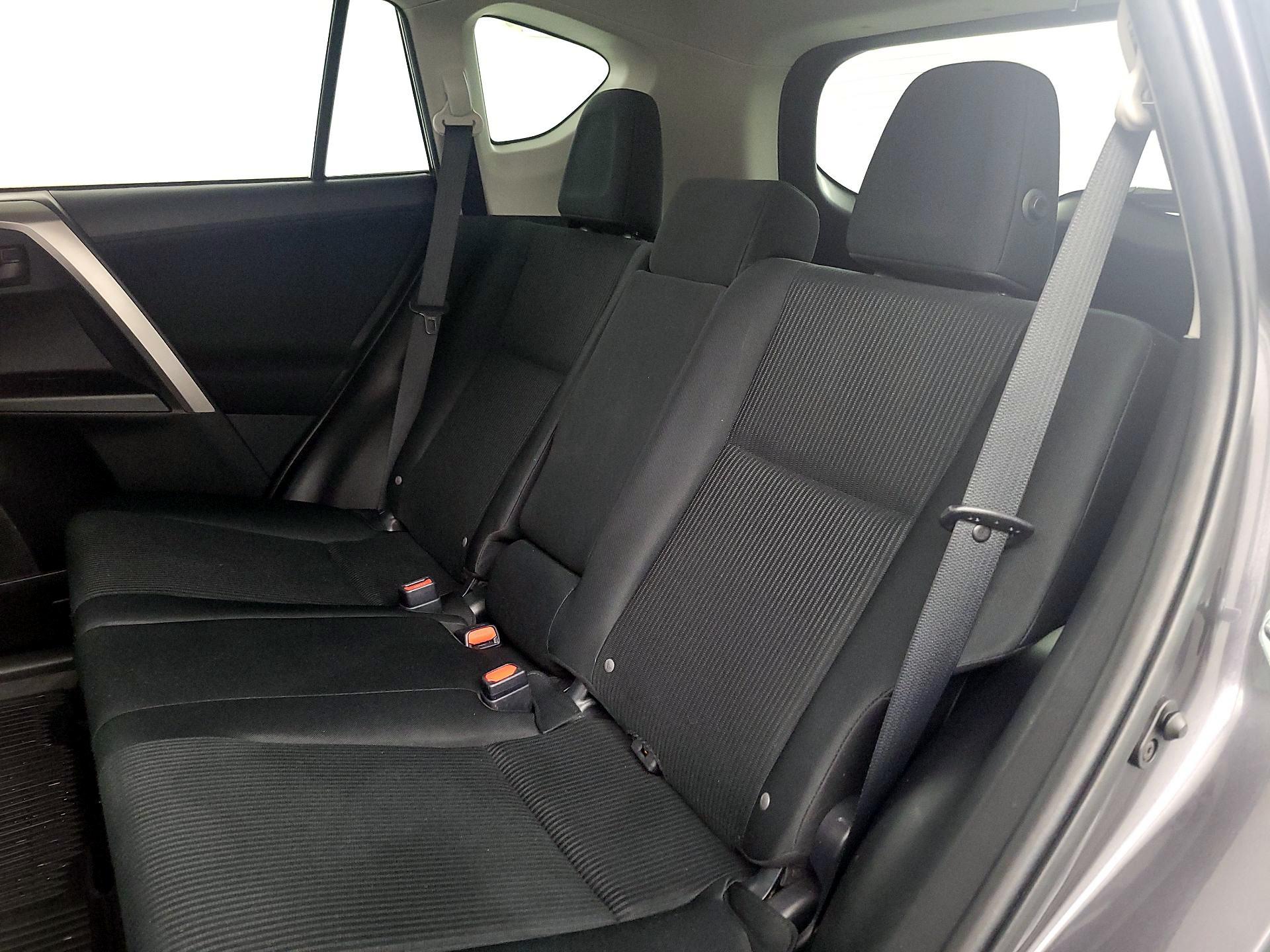 Thumbnail: 2016 Toyota RAV4 - 19