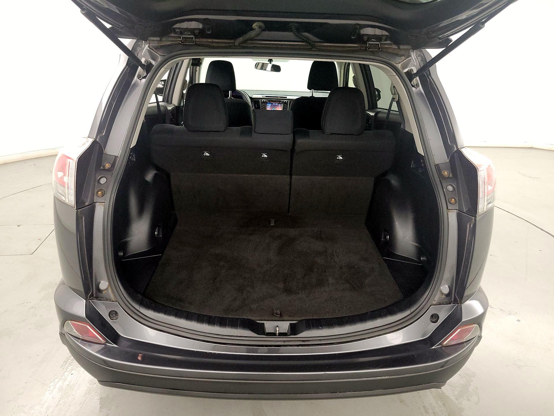 Thumbnail: 2016 Toyota RAV4 - 20